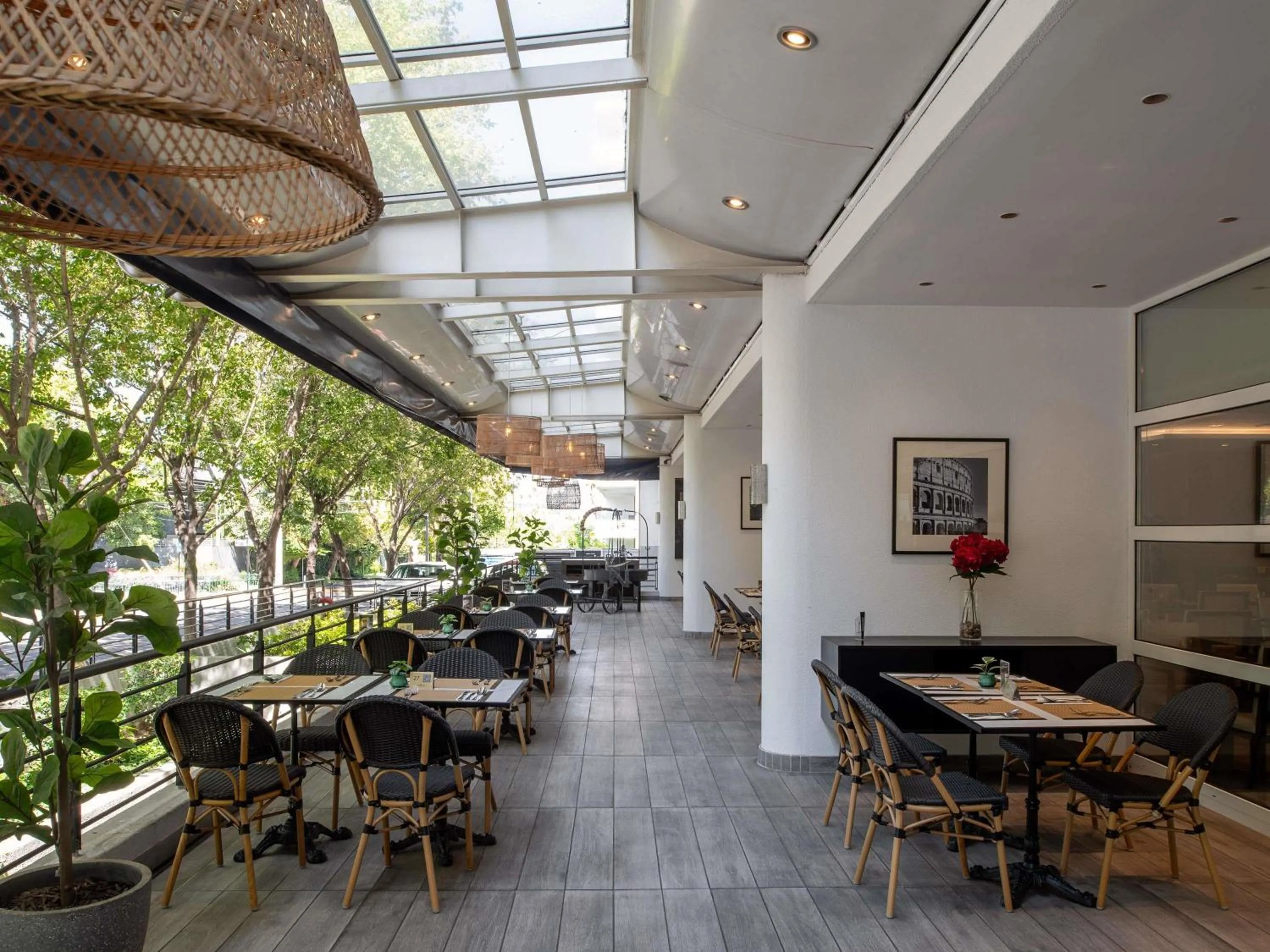 Restaurant/places to eat in Novotel Santiago Vitacura