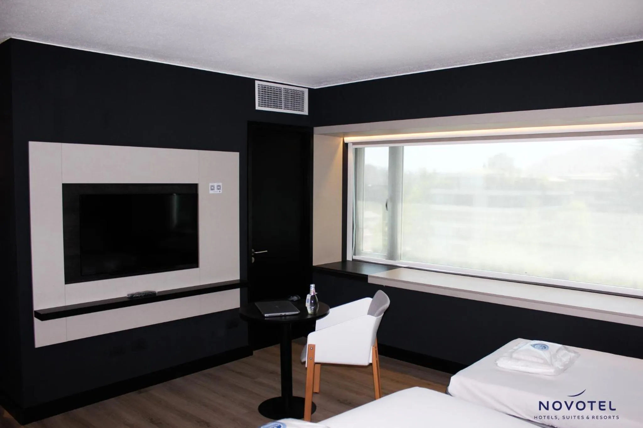 TV and multimedia, Bed in Novotel Santiago Vitacura