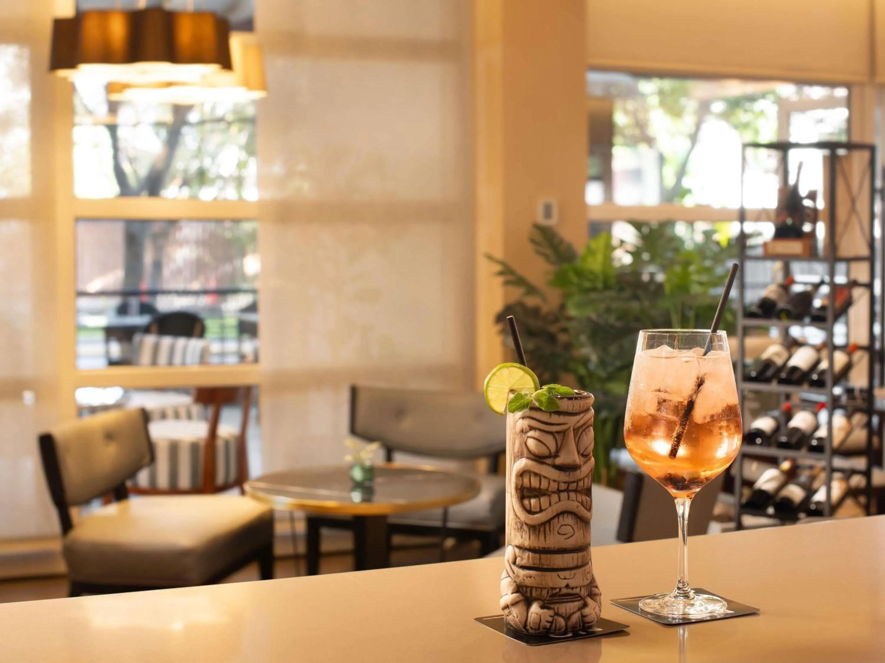 Lounge or bar in Novotel Santiago Vitacura