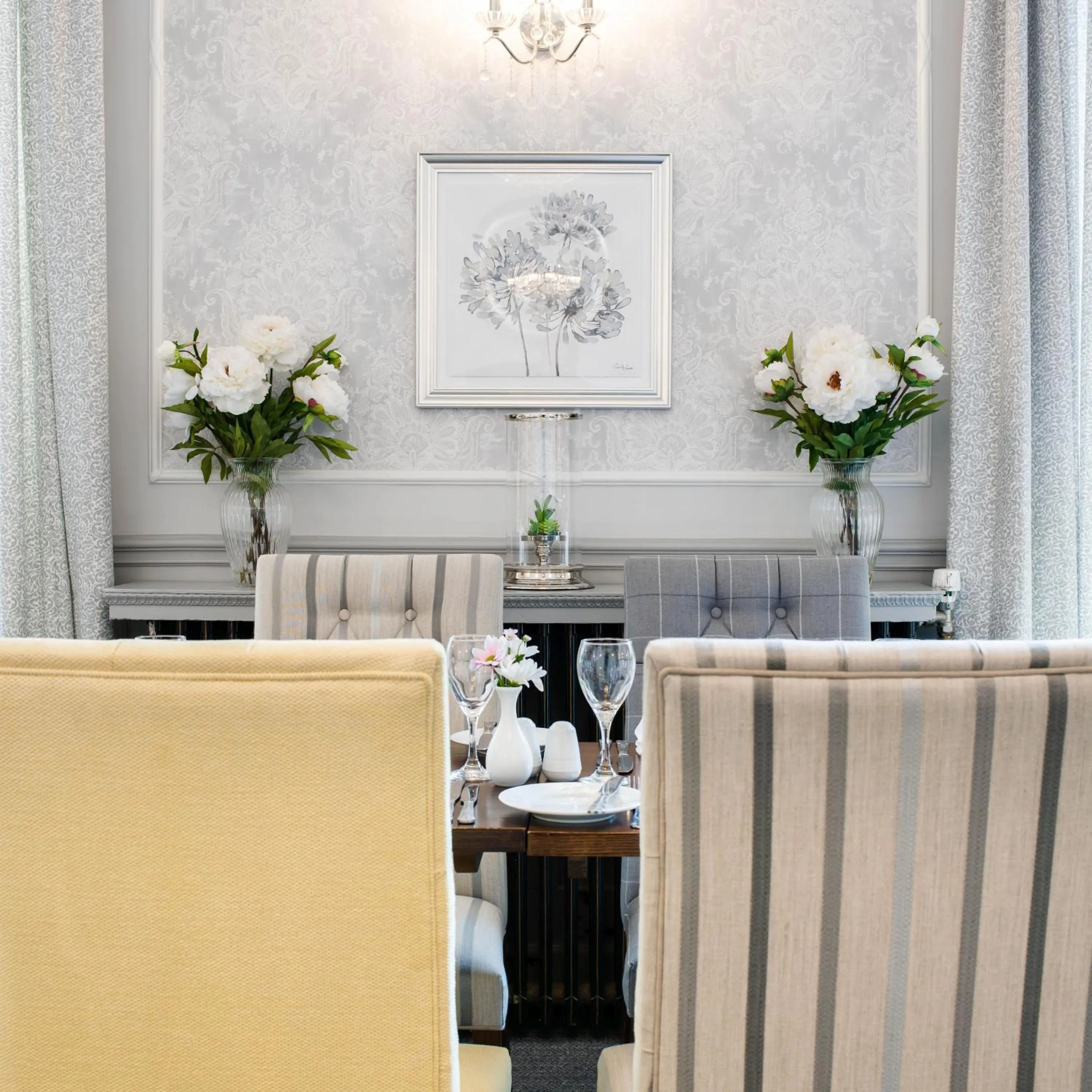 Restaurant/places to eat in Southcrest Manor Hotel, Best Western Signature Collection