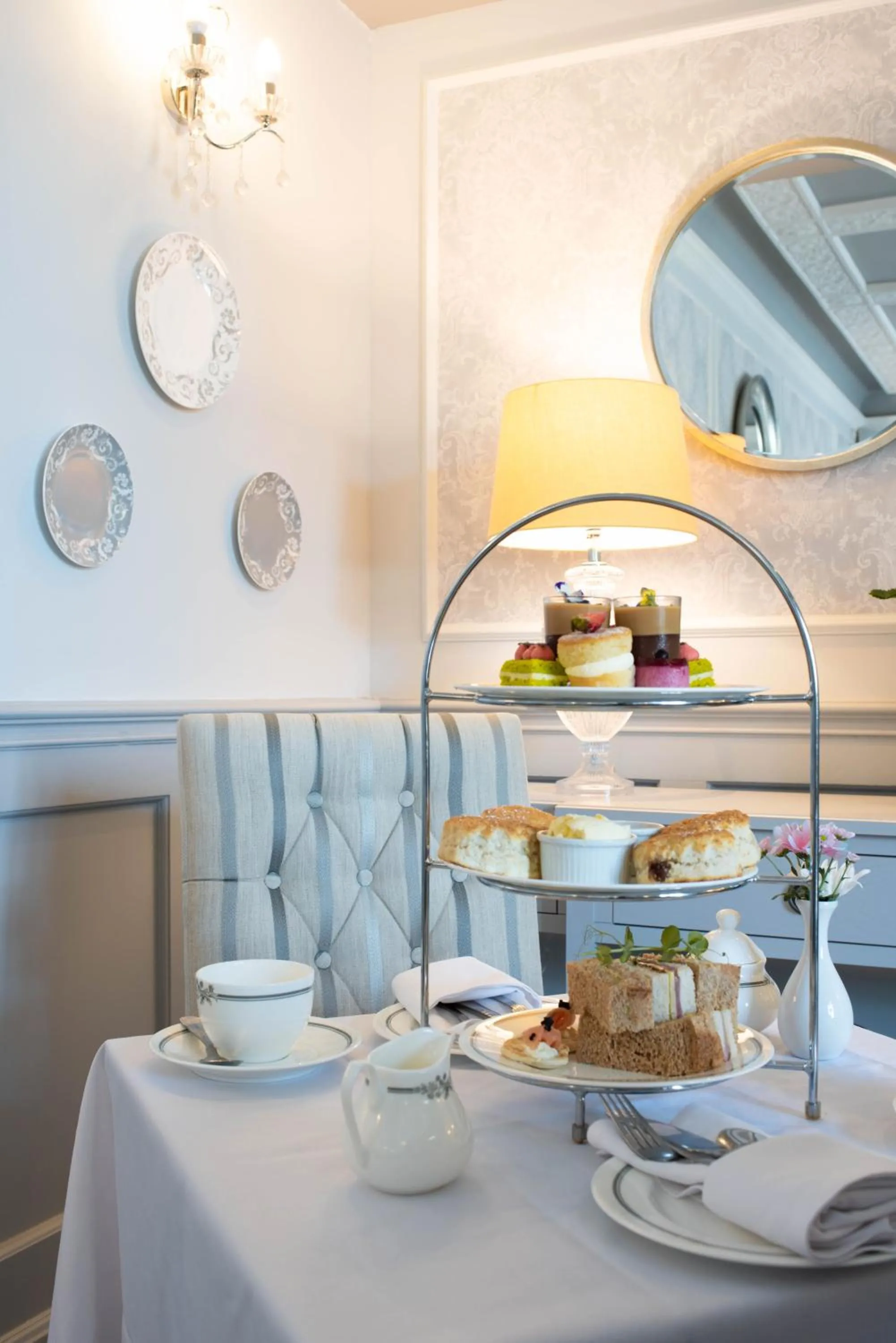 Restaurant/places to eat in Southcrest Manor Hotel, Best Western Signature Collection