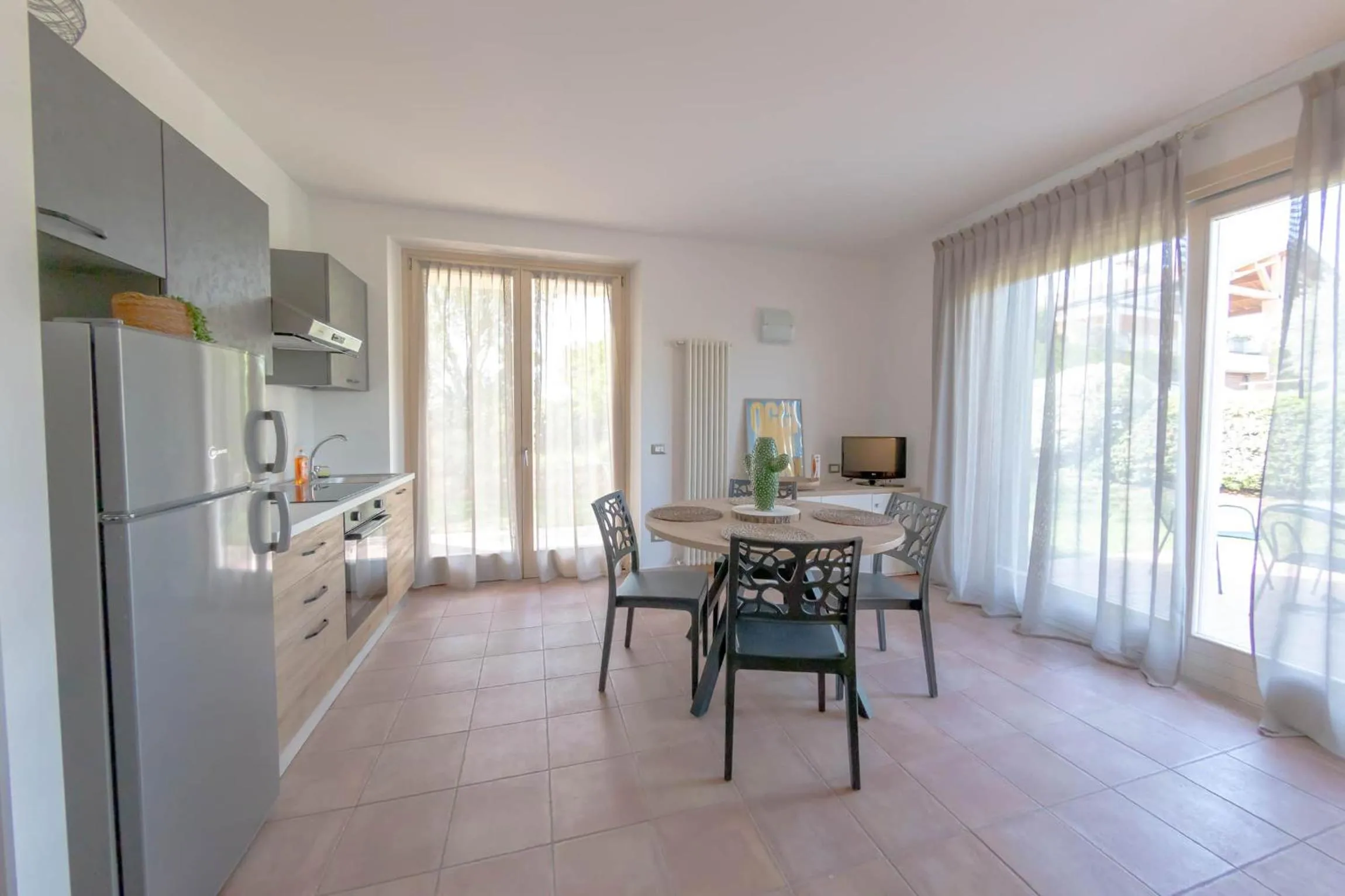 Kitchen or kitchenette in Vistaverde Harmony Apartments