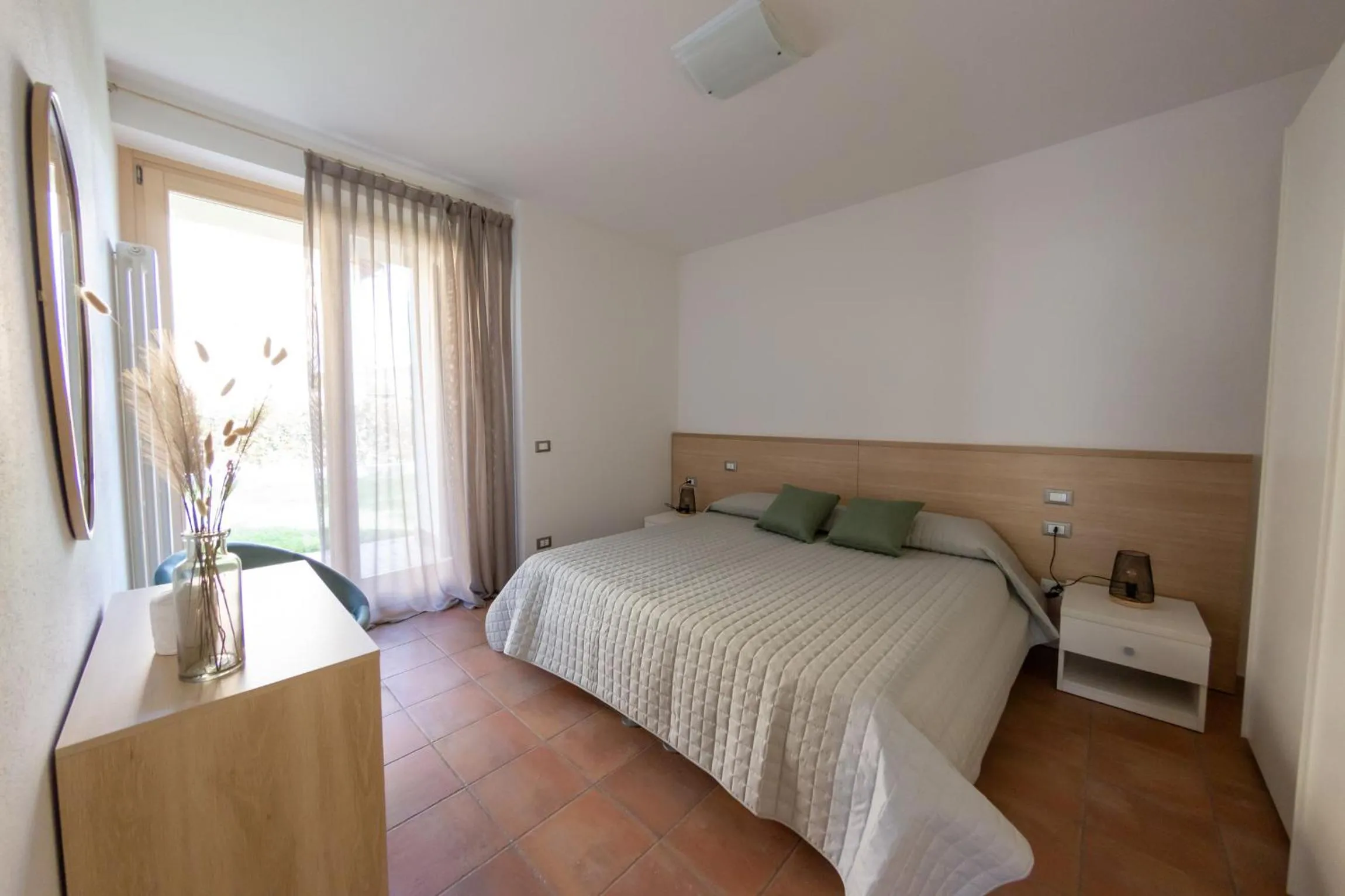 Photo of the whole room, Bed in Vistaverde Harmony Apartments