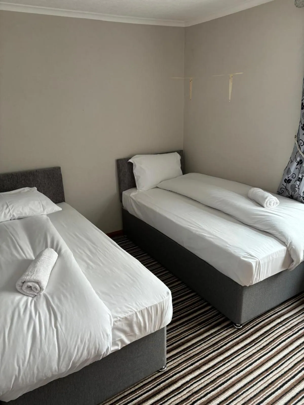 Bedroom, Bed in The Sandringham Court Hotel & Apartment Welcoming Large and Small Groups for 15 years