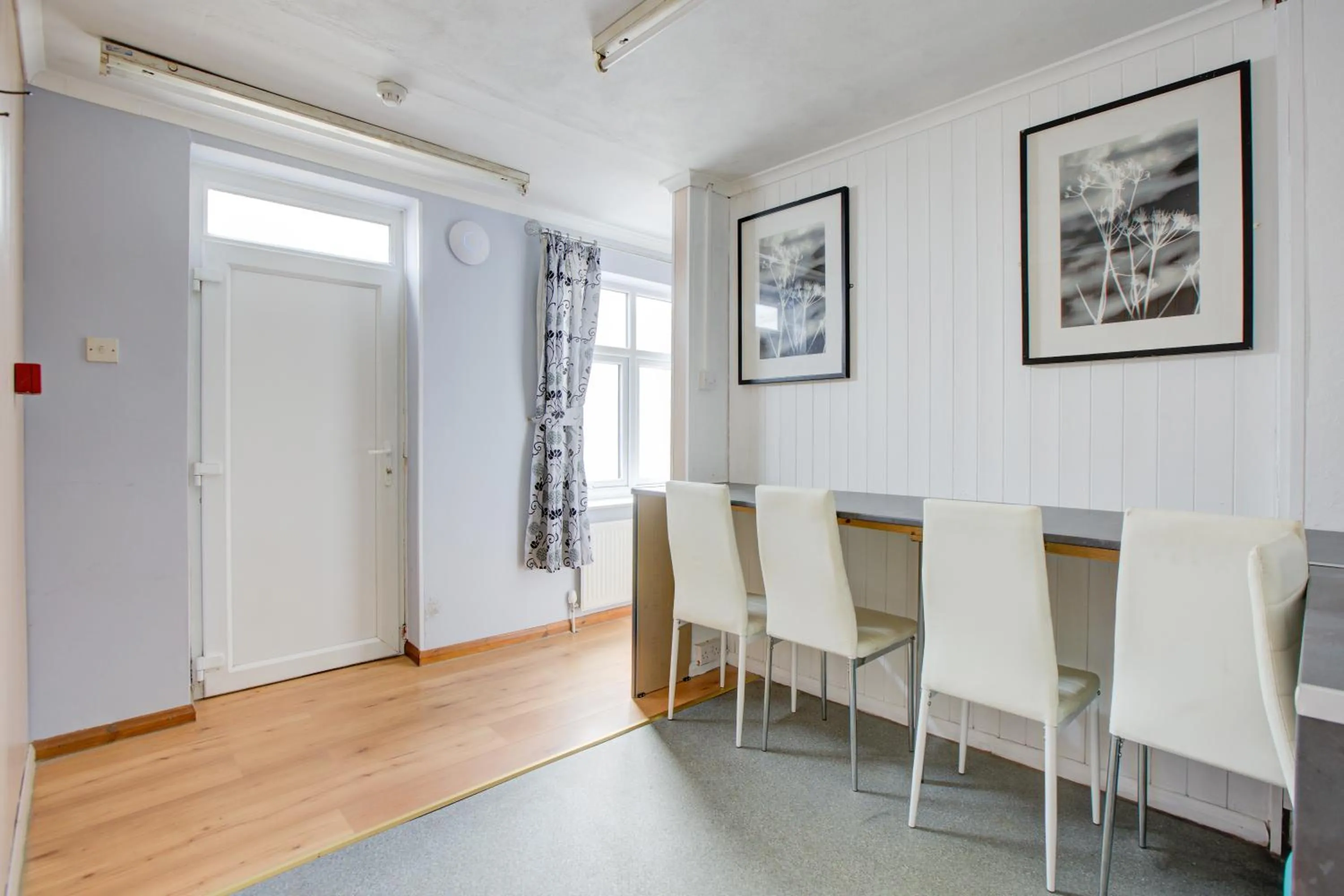 Property building in The Sandringham Court Hotel & Apartment Welcoming Large and Small Groups for 15 years