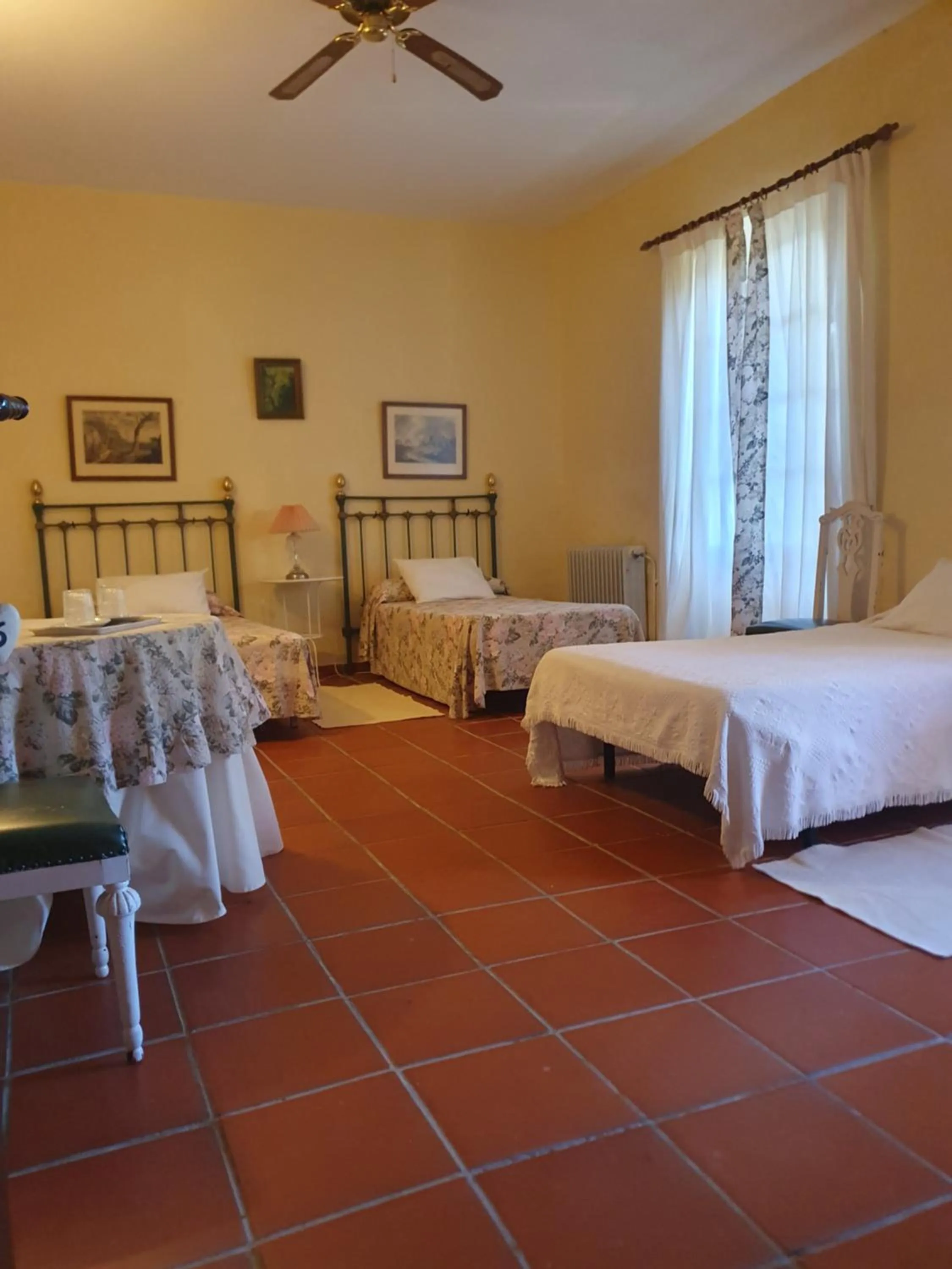 Photo of the whole room, Bed in Hotel Rural El Vaqueril