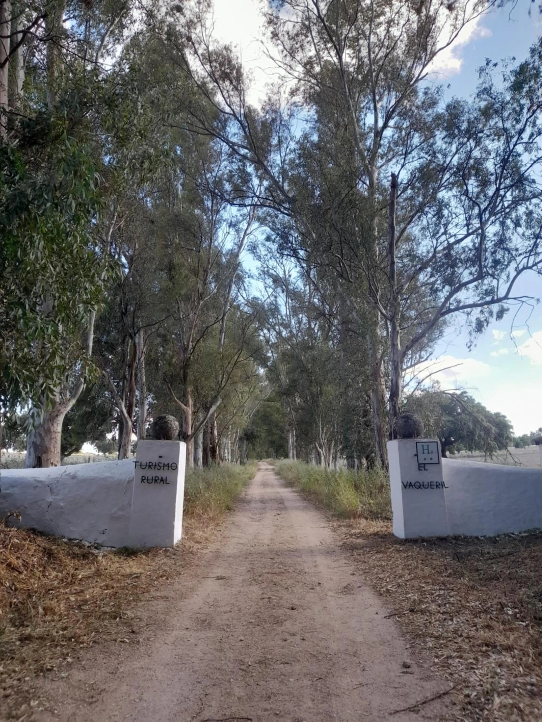Facade/entrance in Hotel Rural El Vaqueril