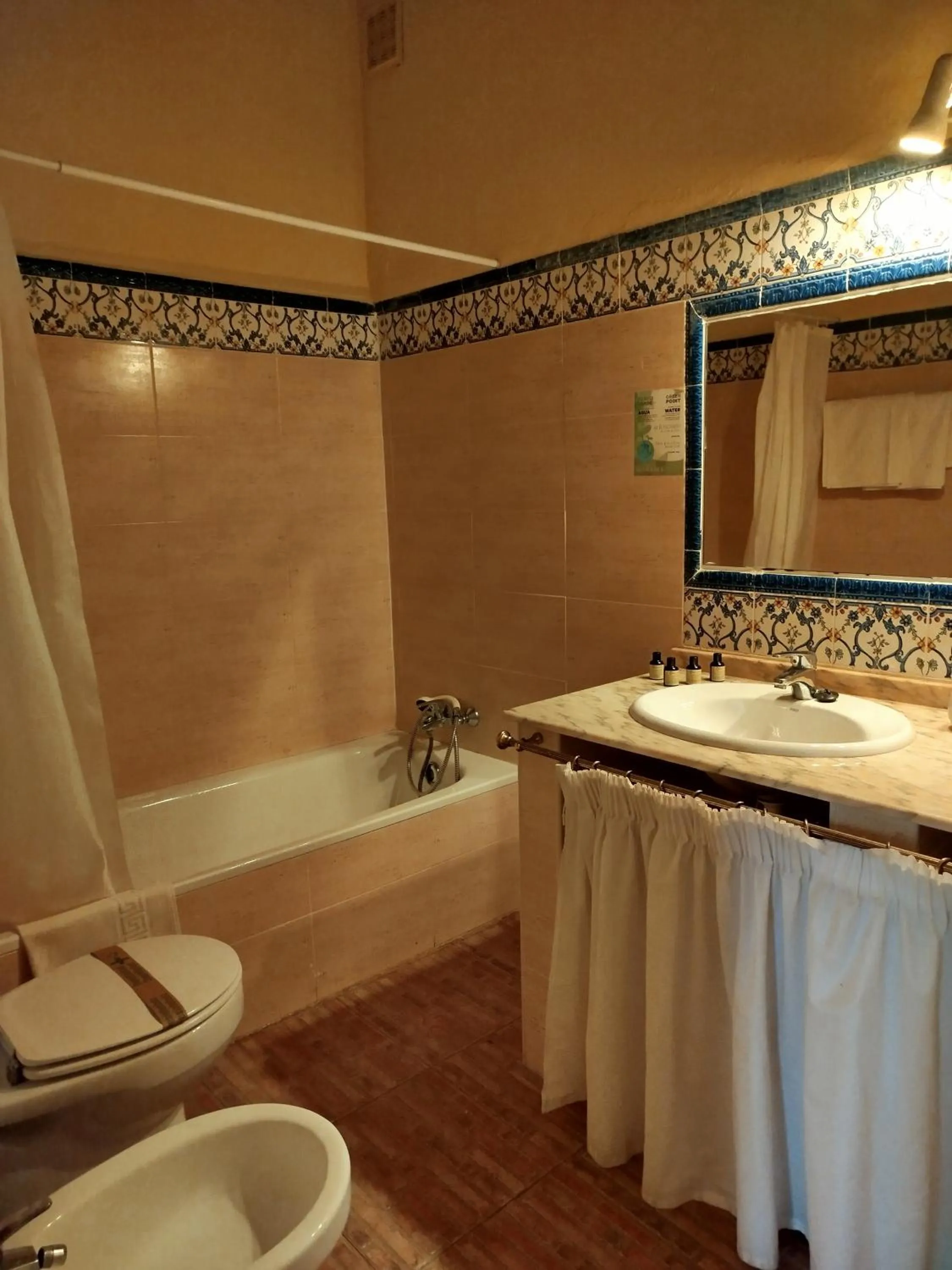 Bathroom in Hotel Rural El Vaqueril