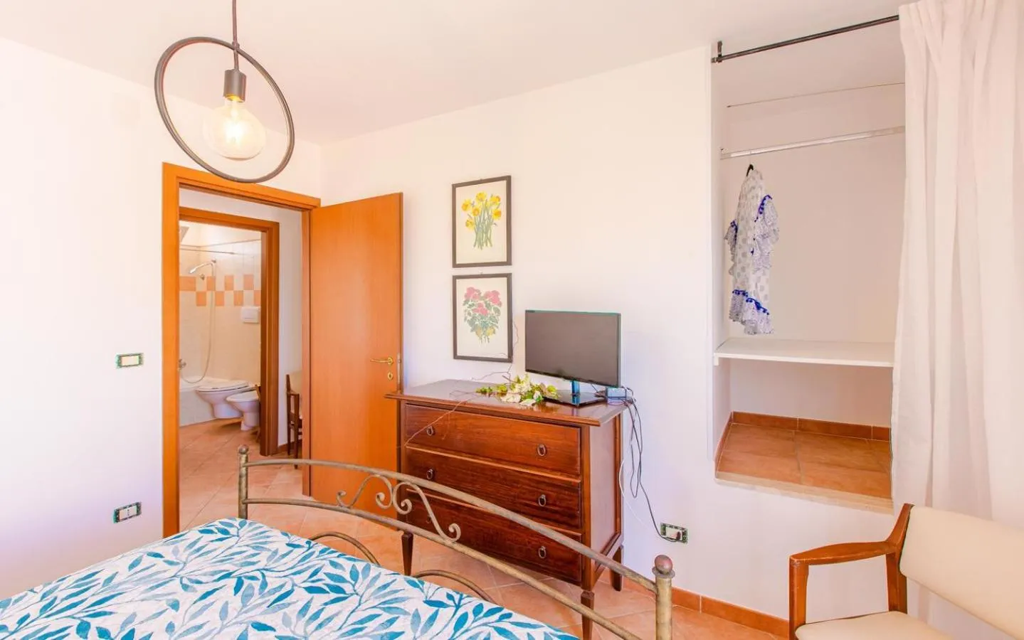 Photo of the whole room, Bed in Villa Orchidea