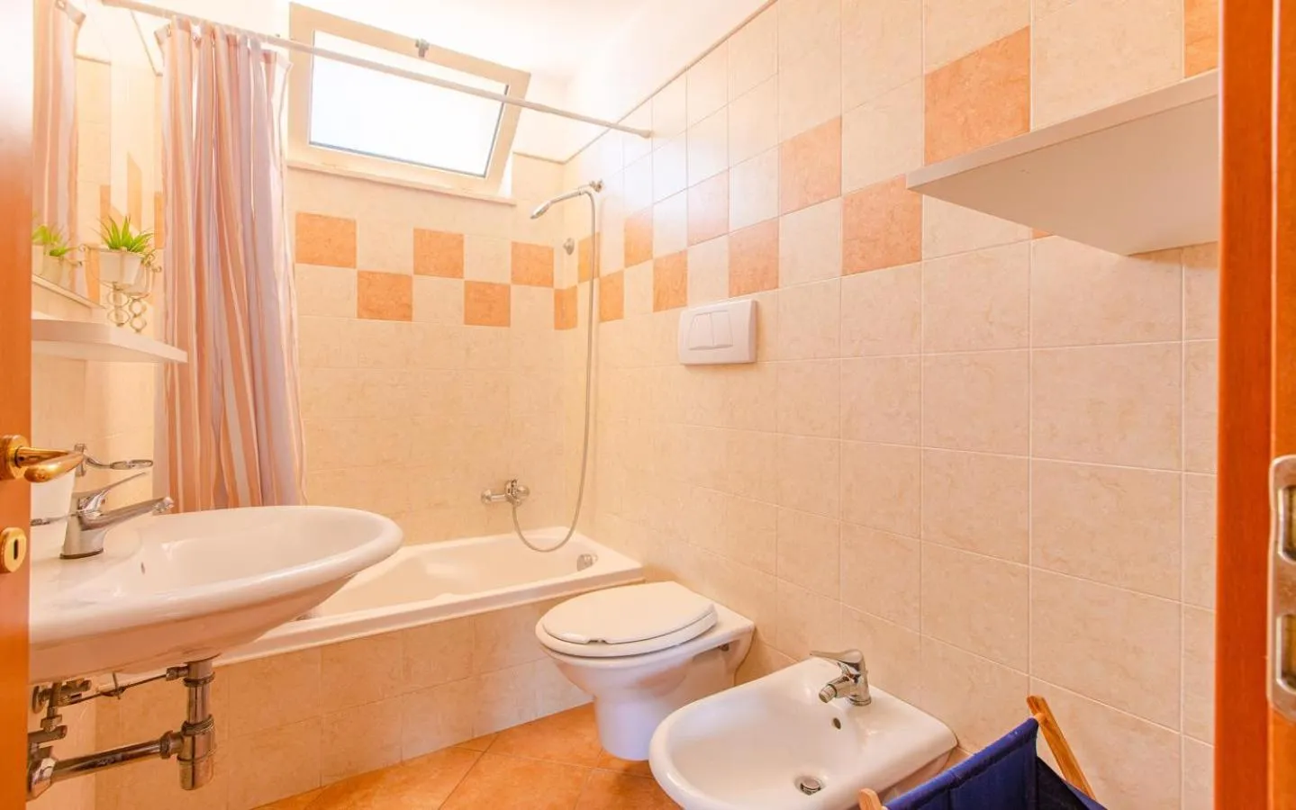 Bathroom in Villa Orchidea