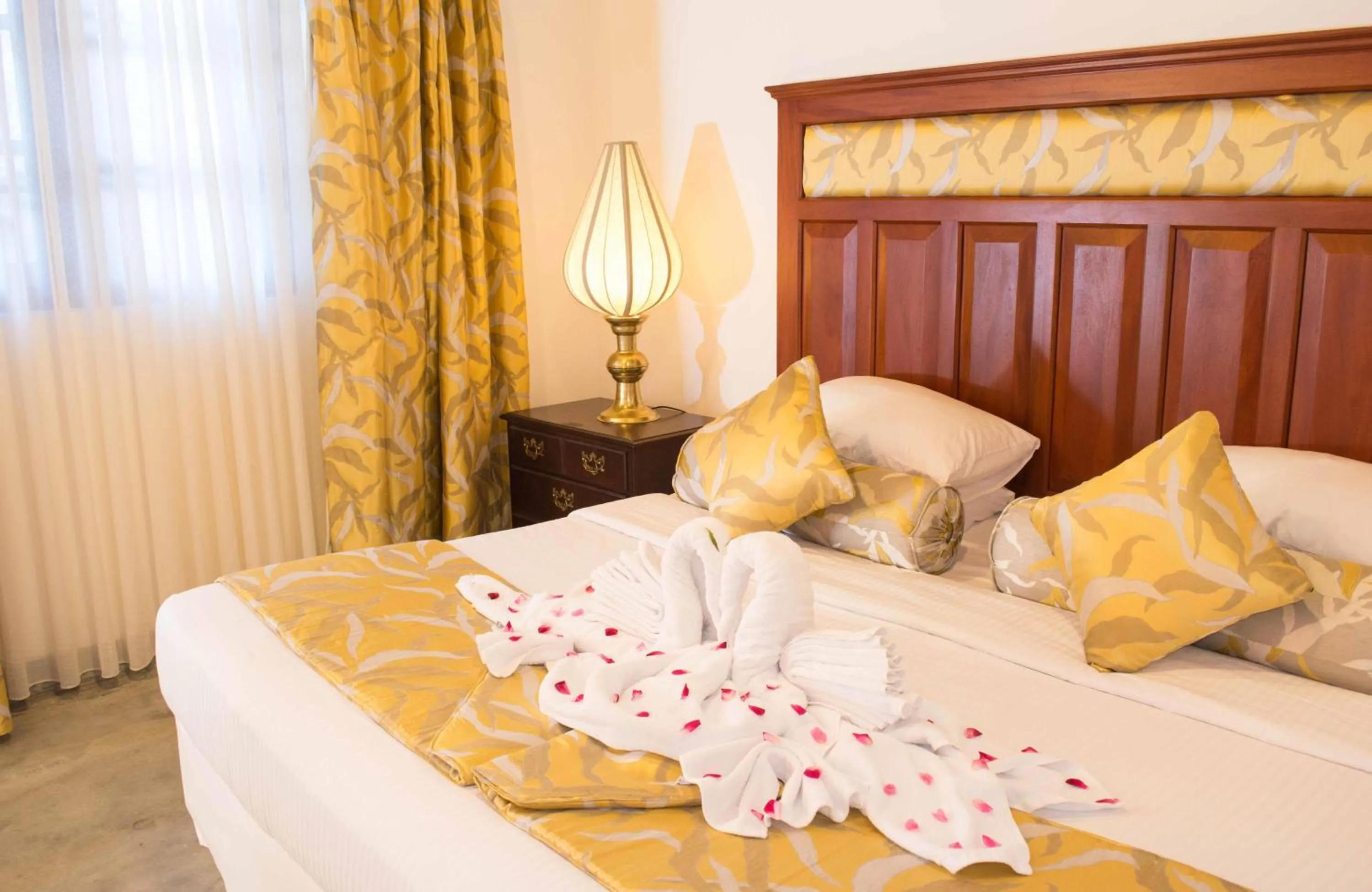 Bed in Athulya Villas, Kandy