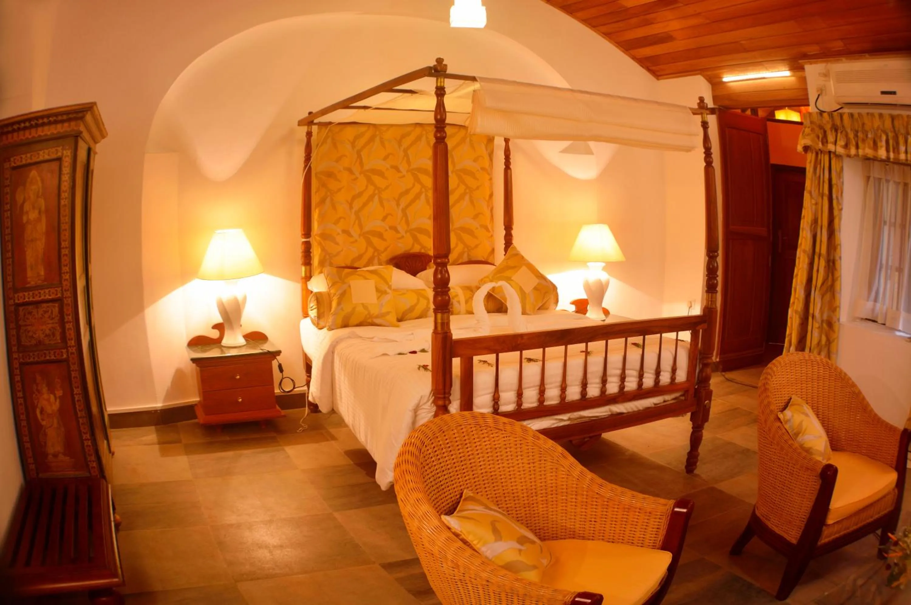 Bedroom, Bed in Athulya Villas, Kandy