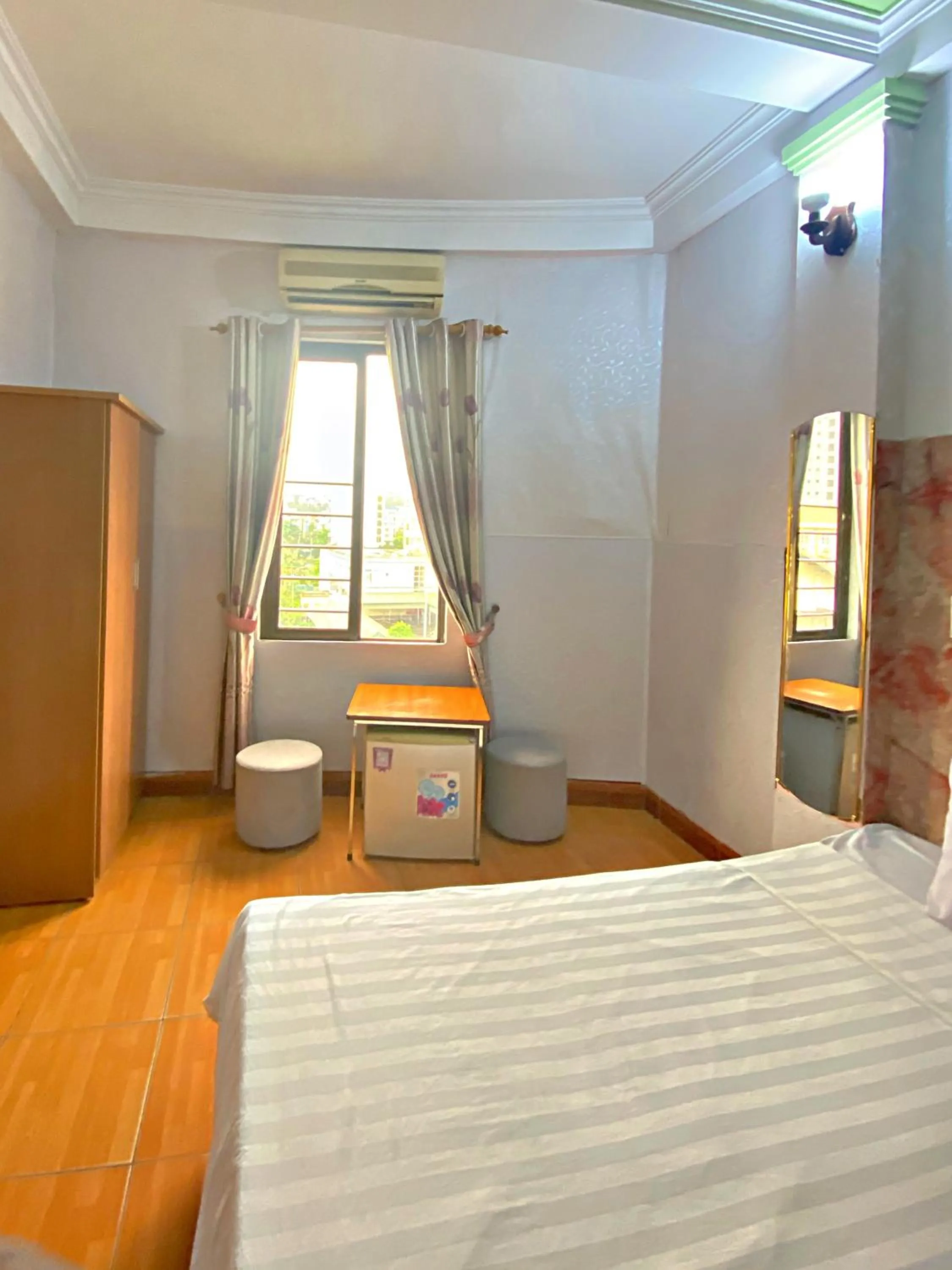 Property building in Kocmoc Hotel Hạ Long