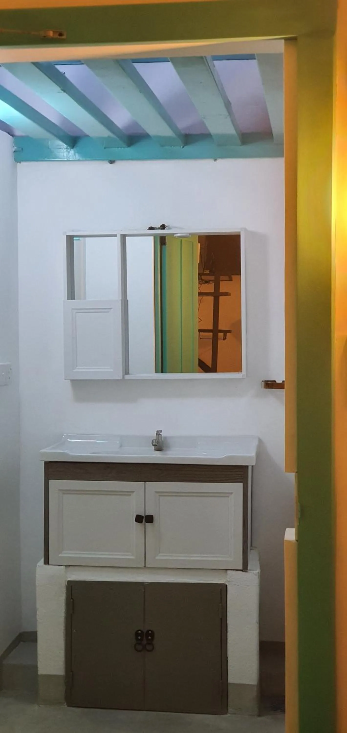 Bathroom in Hello Airport Hotel, Katunayaka