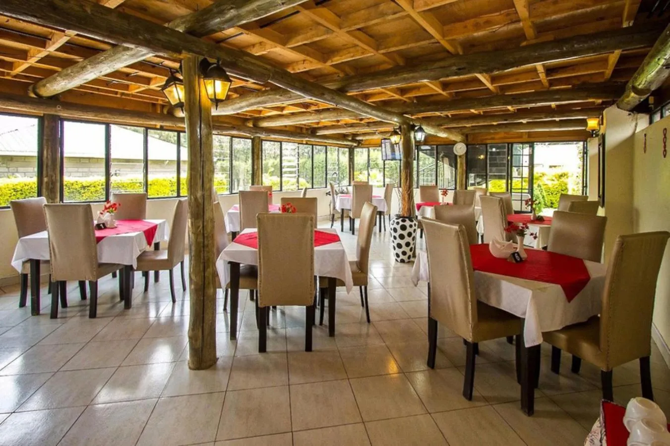 Restaurant/places to eat in Fina Gardens Resort, Naivasha