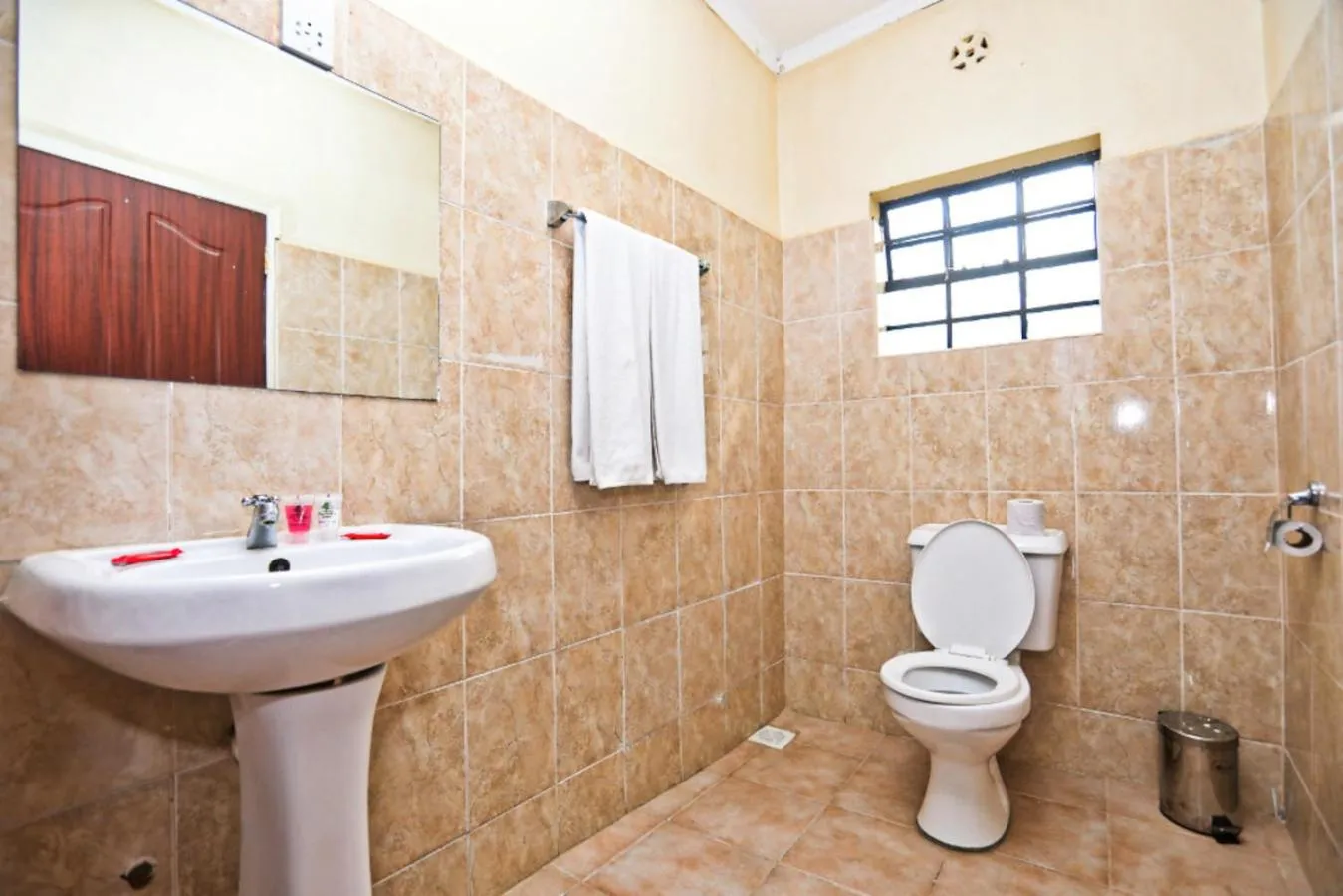 Bathroom in Fina Gardens Resort, Naivasha