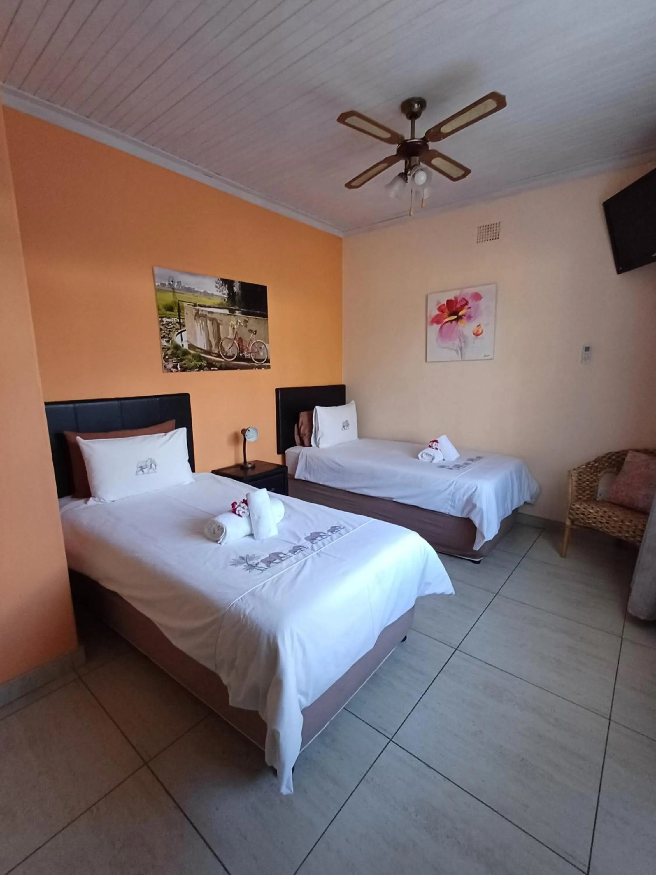 Bedroom, Bed in Capbon Guesthouse