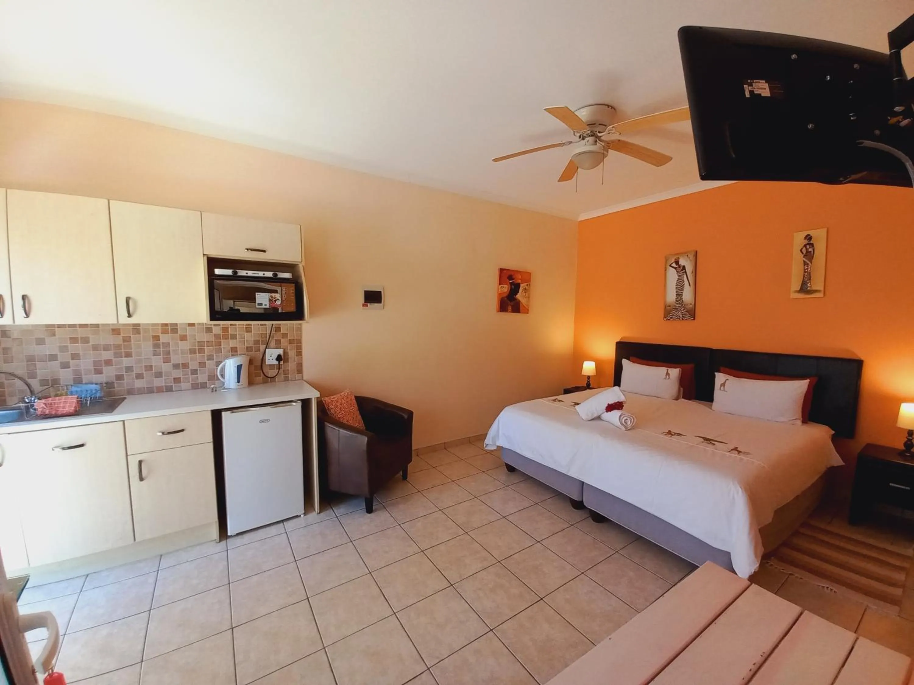 Bedroom, Bed in Capbon Guesthouse