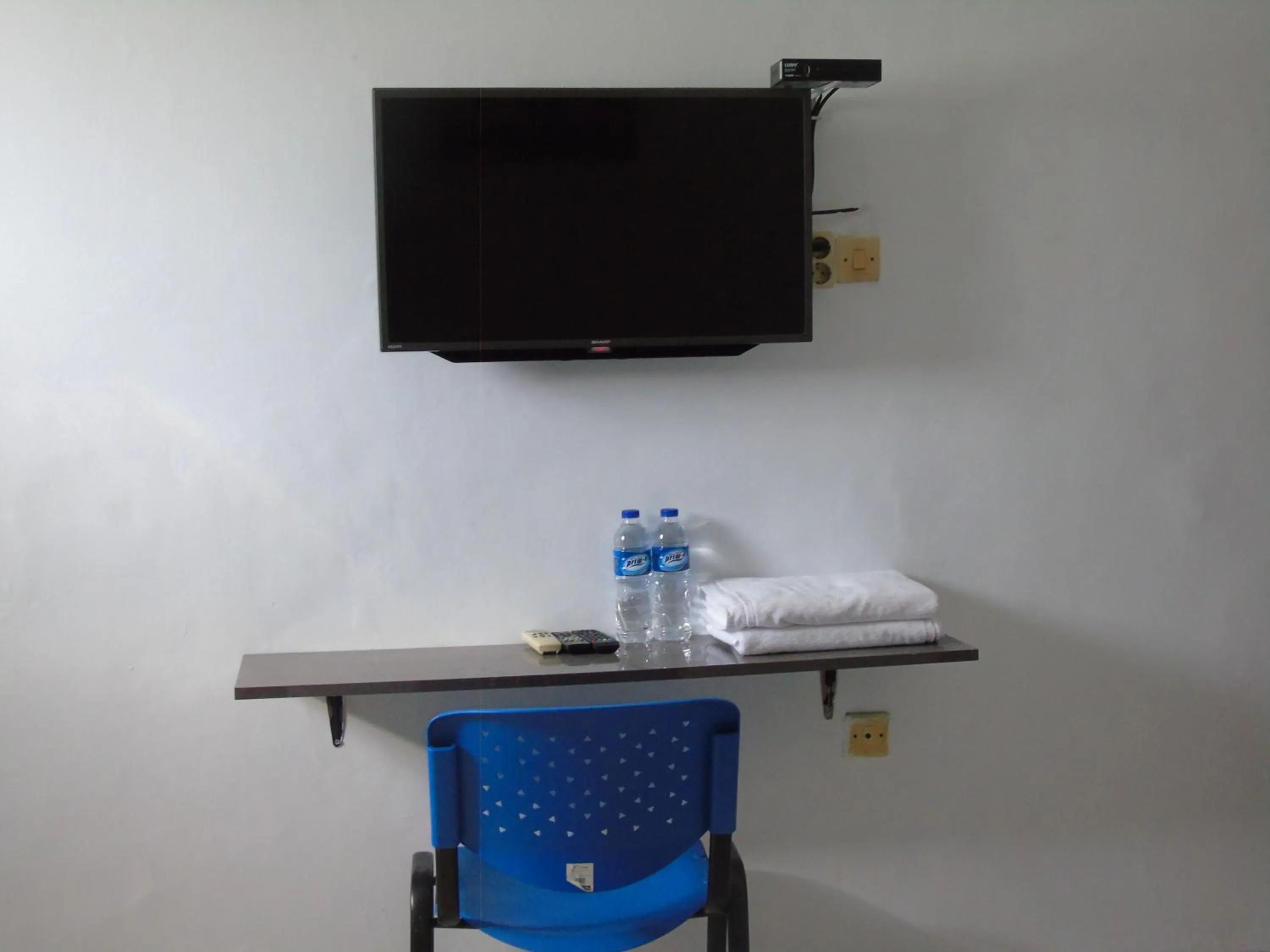 TV and multimedia in Hotel Permata Zamrud