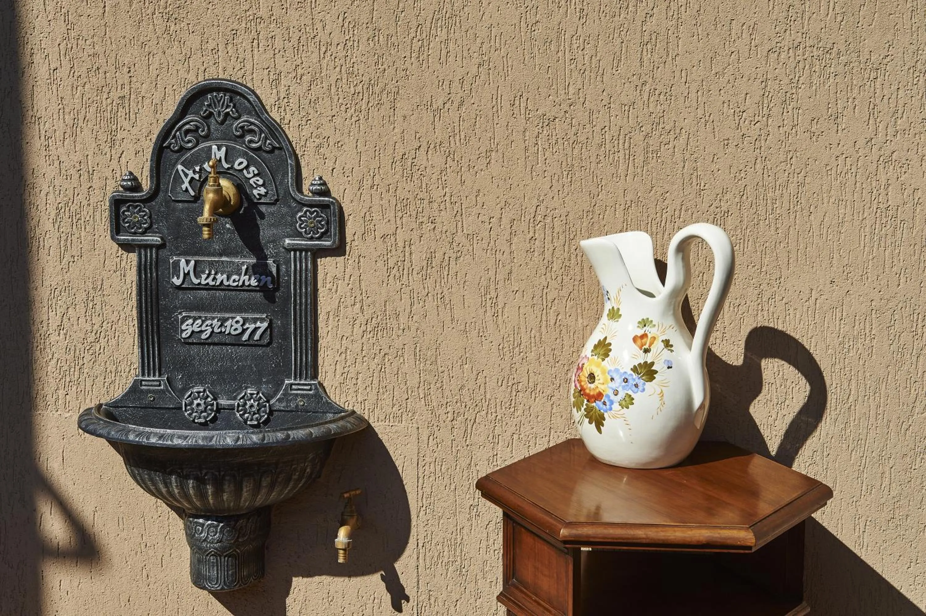 Decorative detail in Conacul Ambient