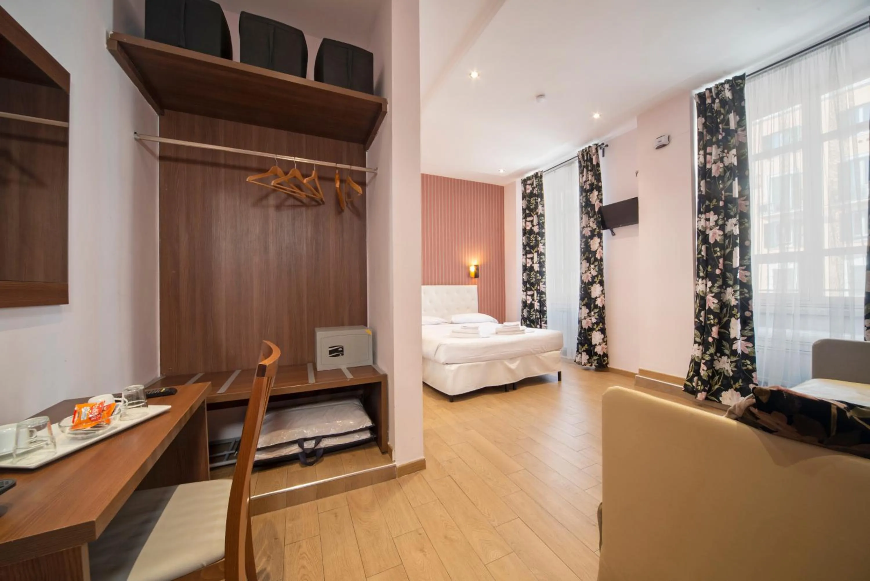 Bed in La Grande Bellezza Guest House Rome