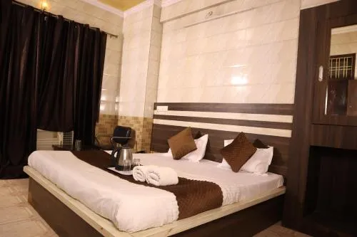 HOTEL P R Palace
