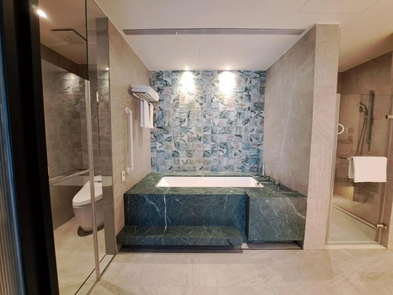 Boutech Wuri Village Hotel