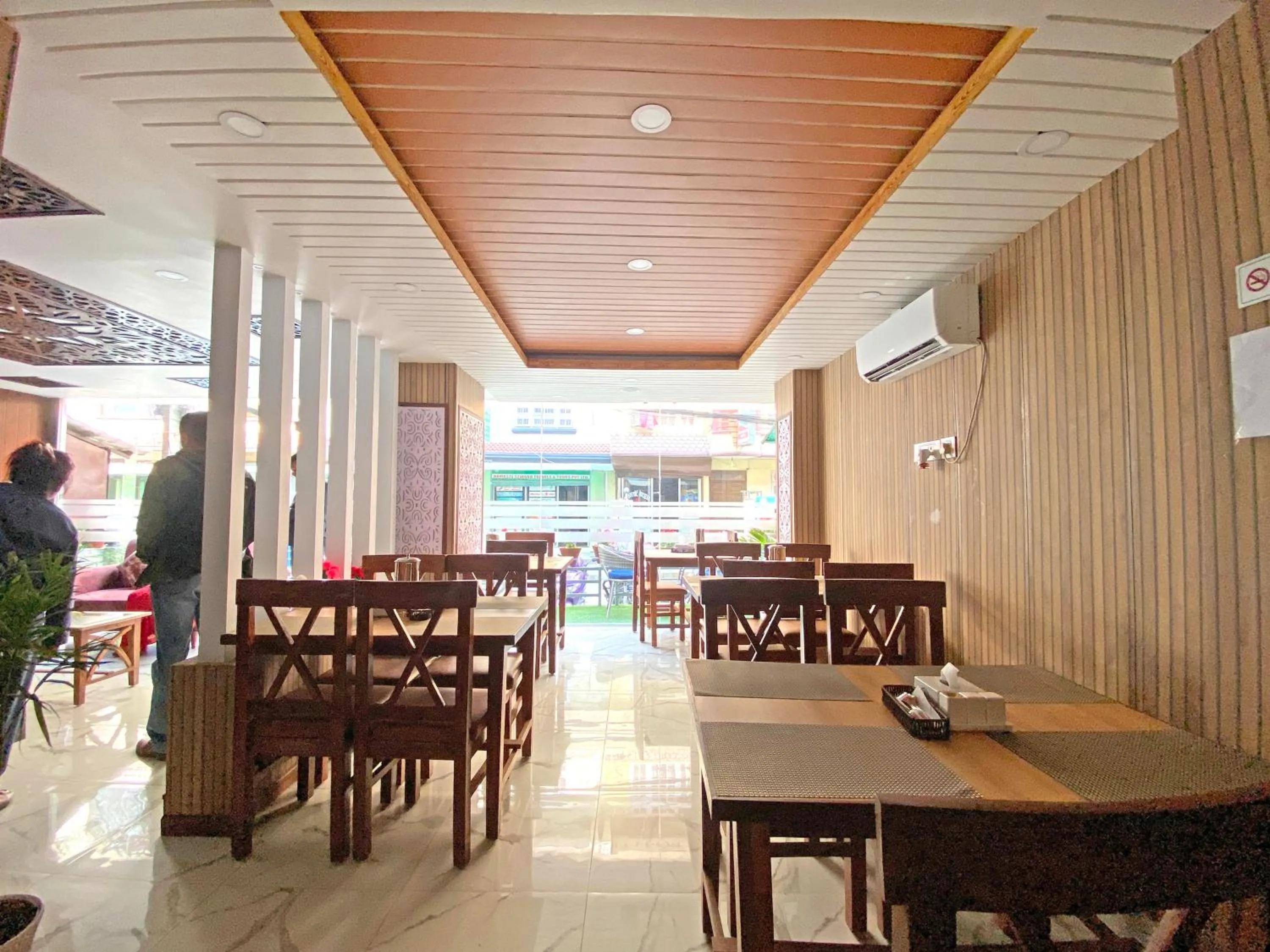 Restaurant/places to eat in Hotel Lumbini Airport
