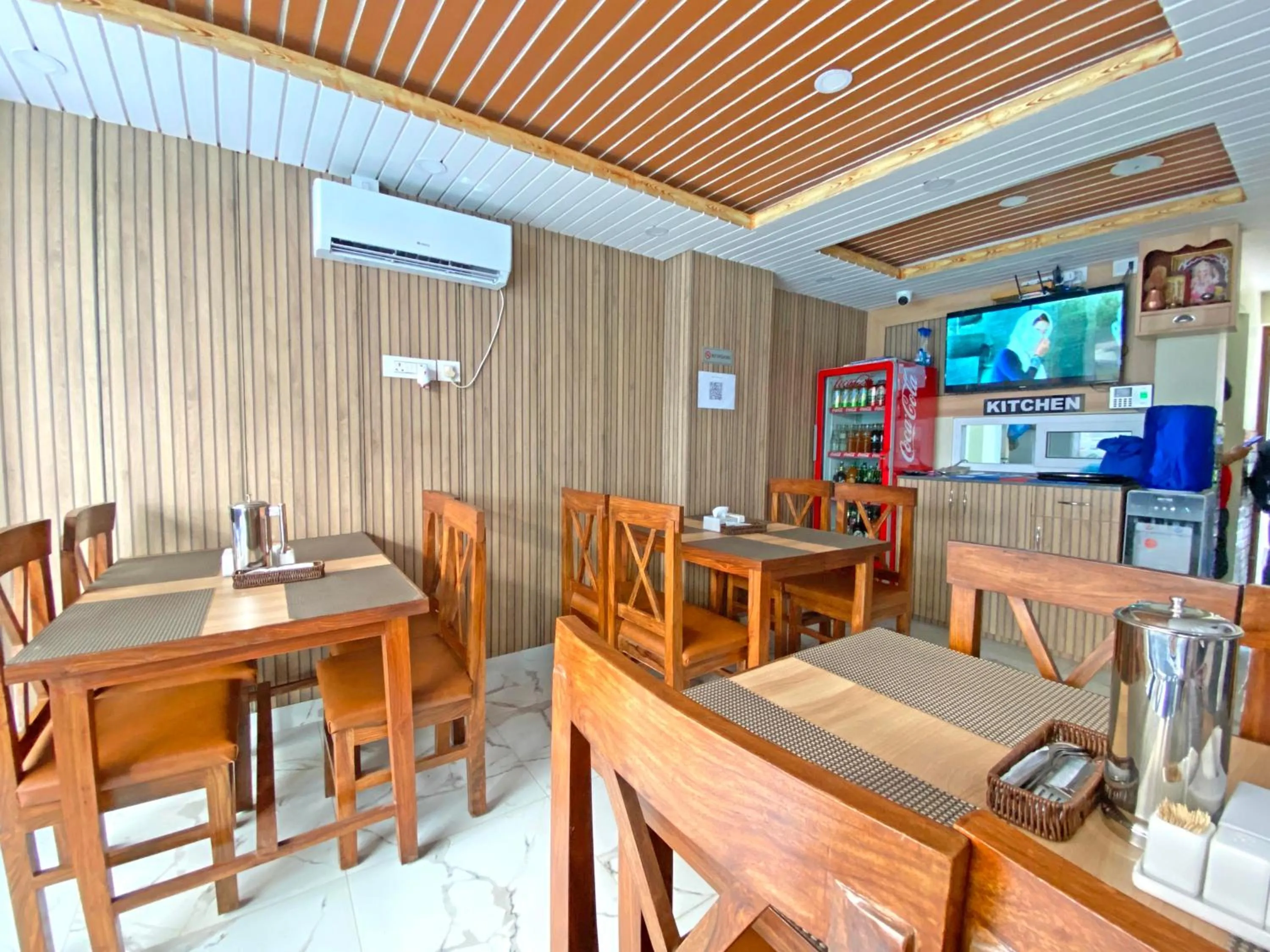 Restaurant/places to eat in Hotel Lumbini Airport