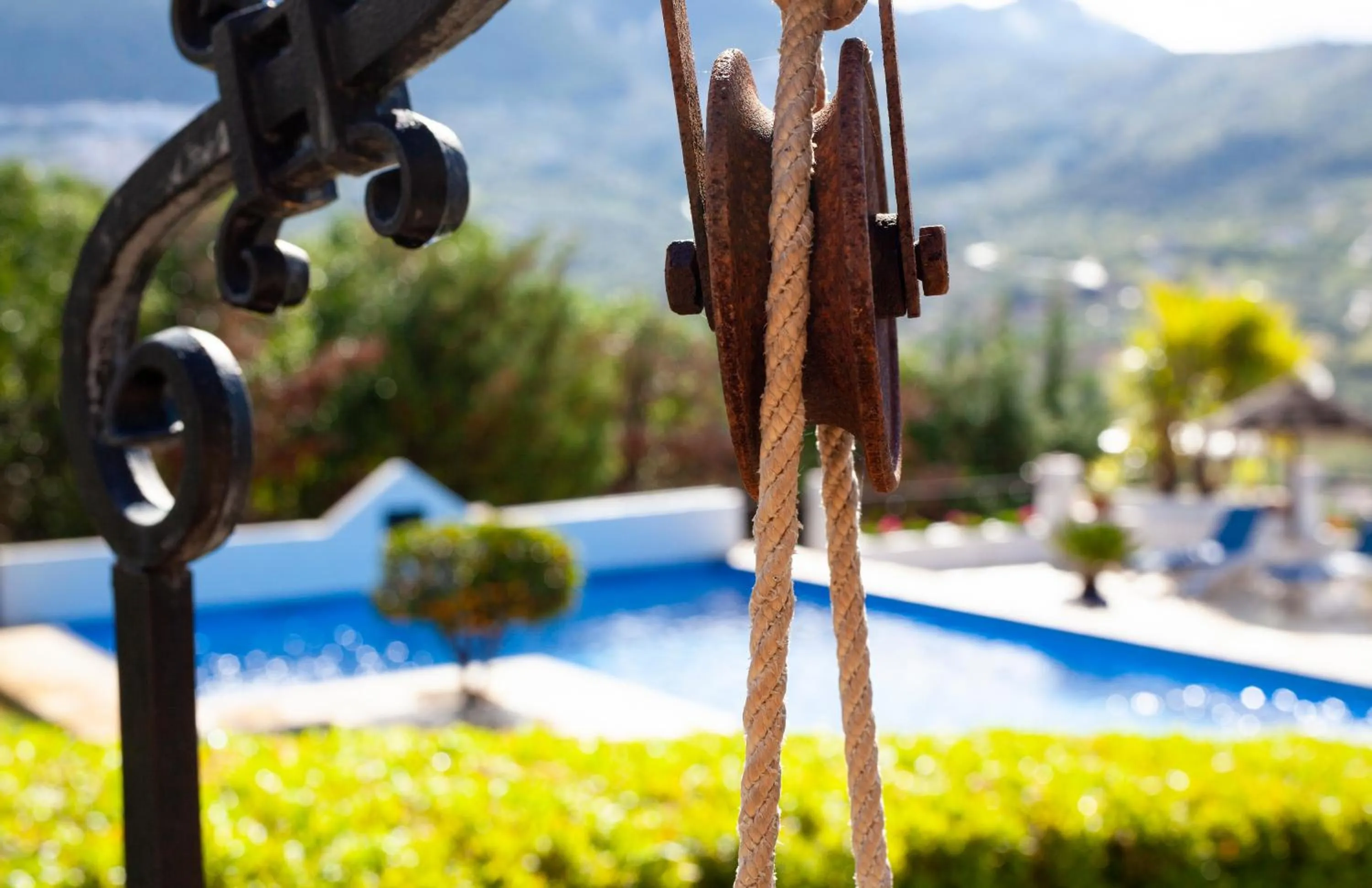 Swimming pool in Hotel Cortijo de Salia