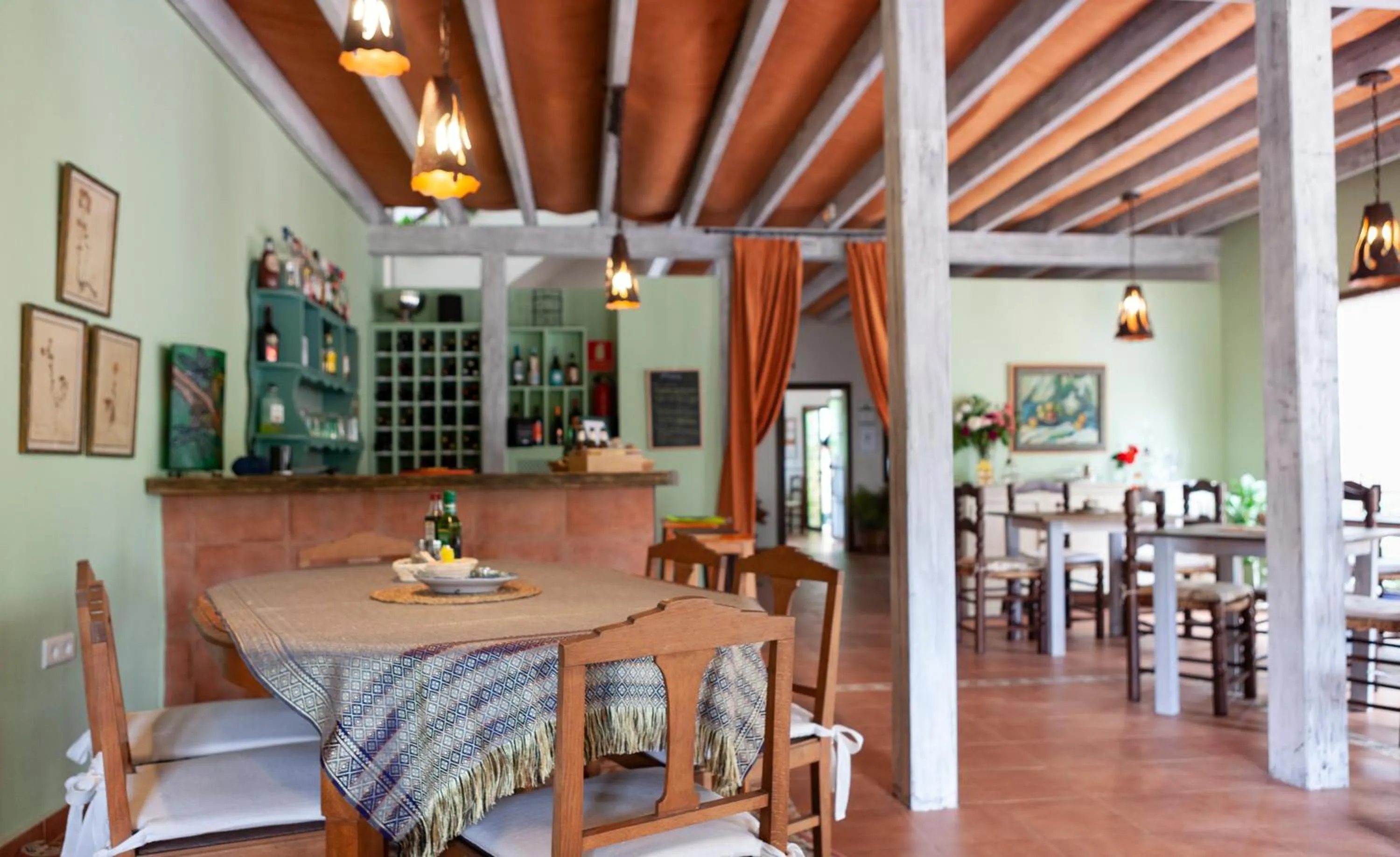 Restaurant/places to eat in Hotel Cortijo de Salia