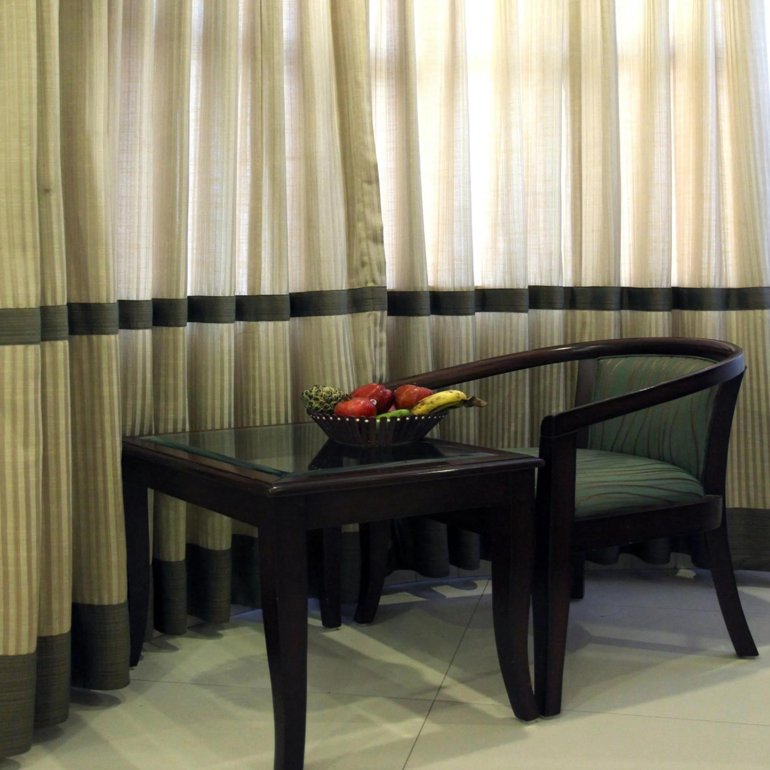 Seating area in Saar Inn