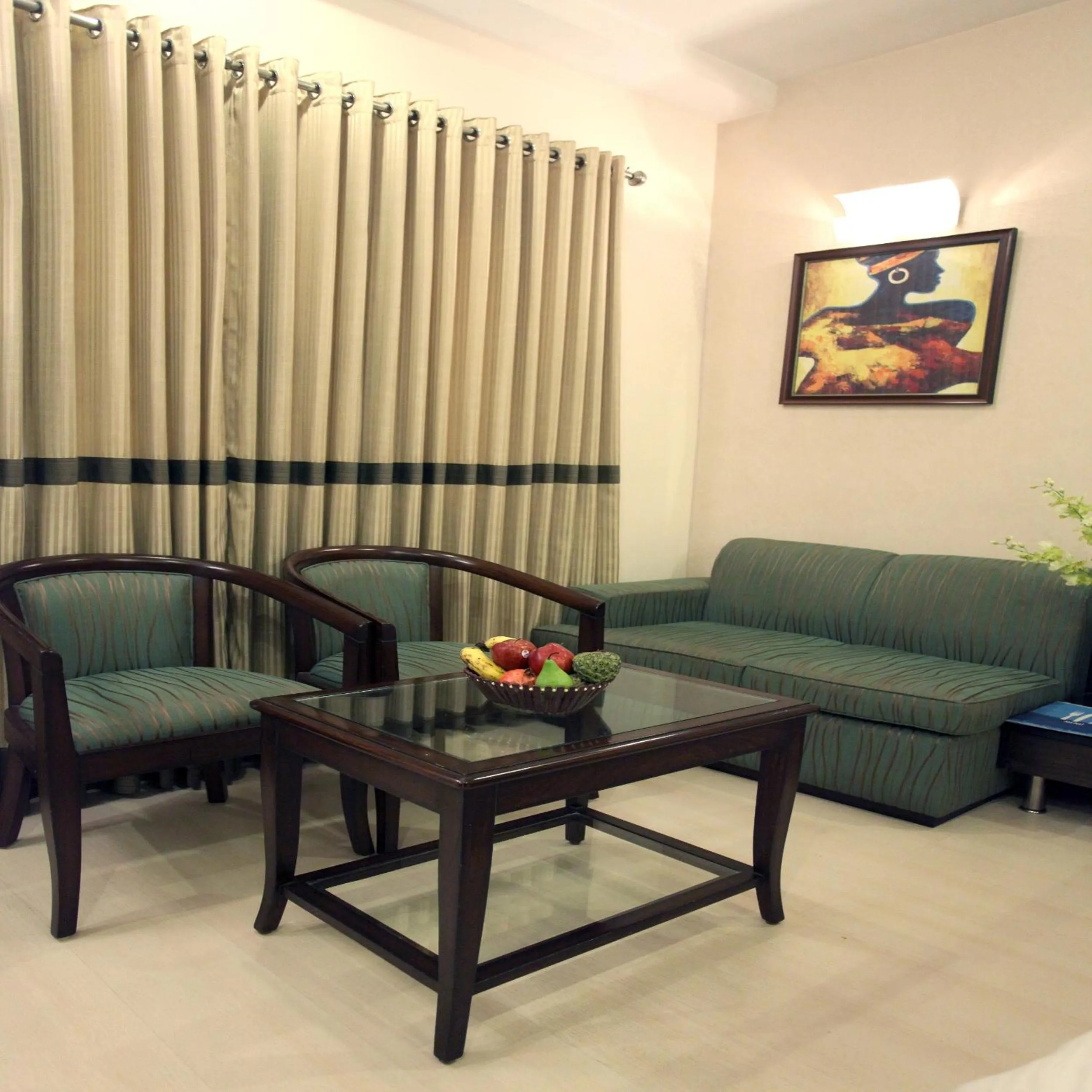 Seating area in Saar Inn