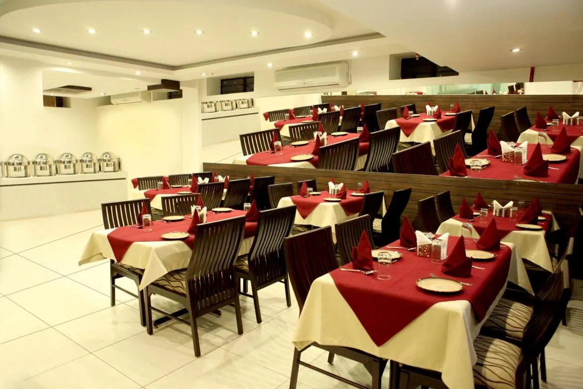 Restaurant/places to eat in Saar Inn