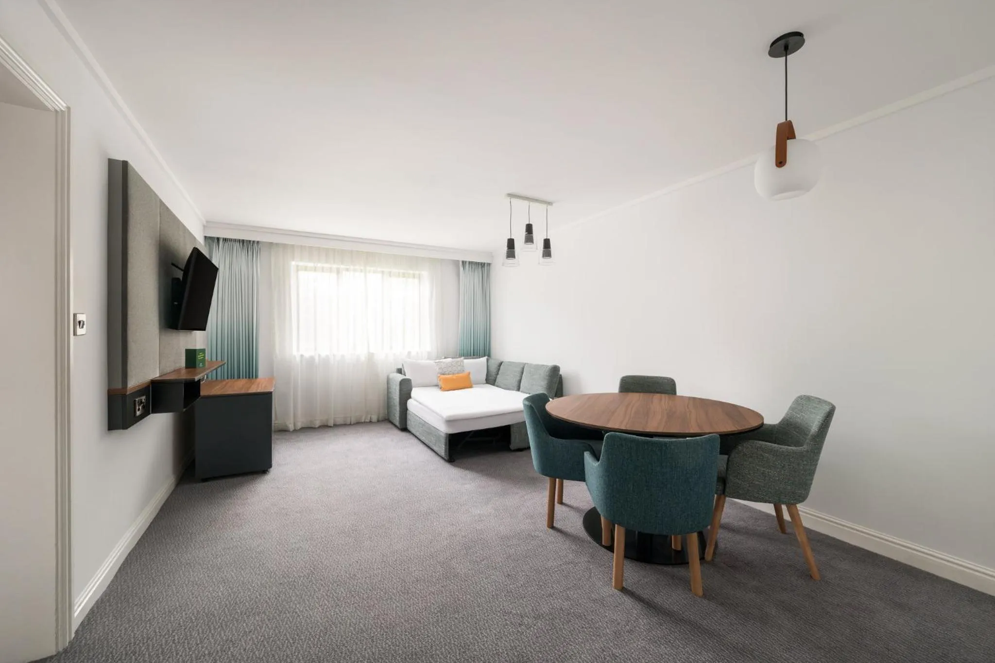 Photo of the whole room in Holiday Inn Birmingham Bromsgrove by IHG