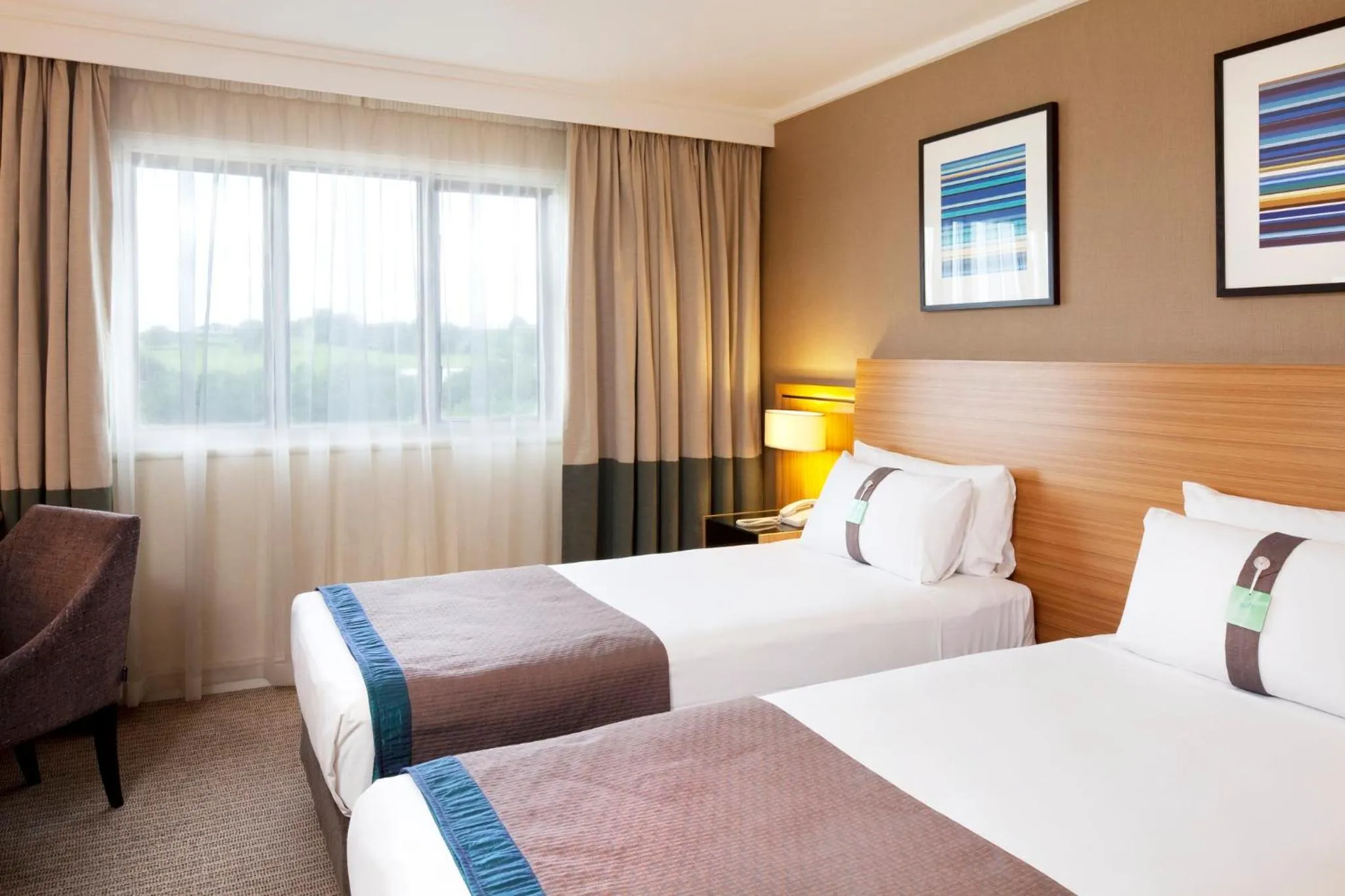 Photo of the whole room, Bed in Holiday Inn Birmingham Bromsgrove by IHG