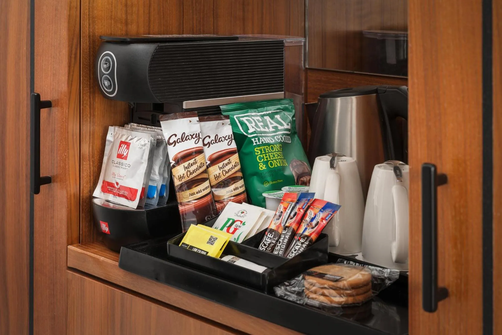 Photo of the whole room in Holiday Inn Birmingham Bromsgrove by IHG