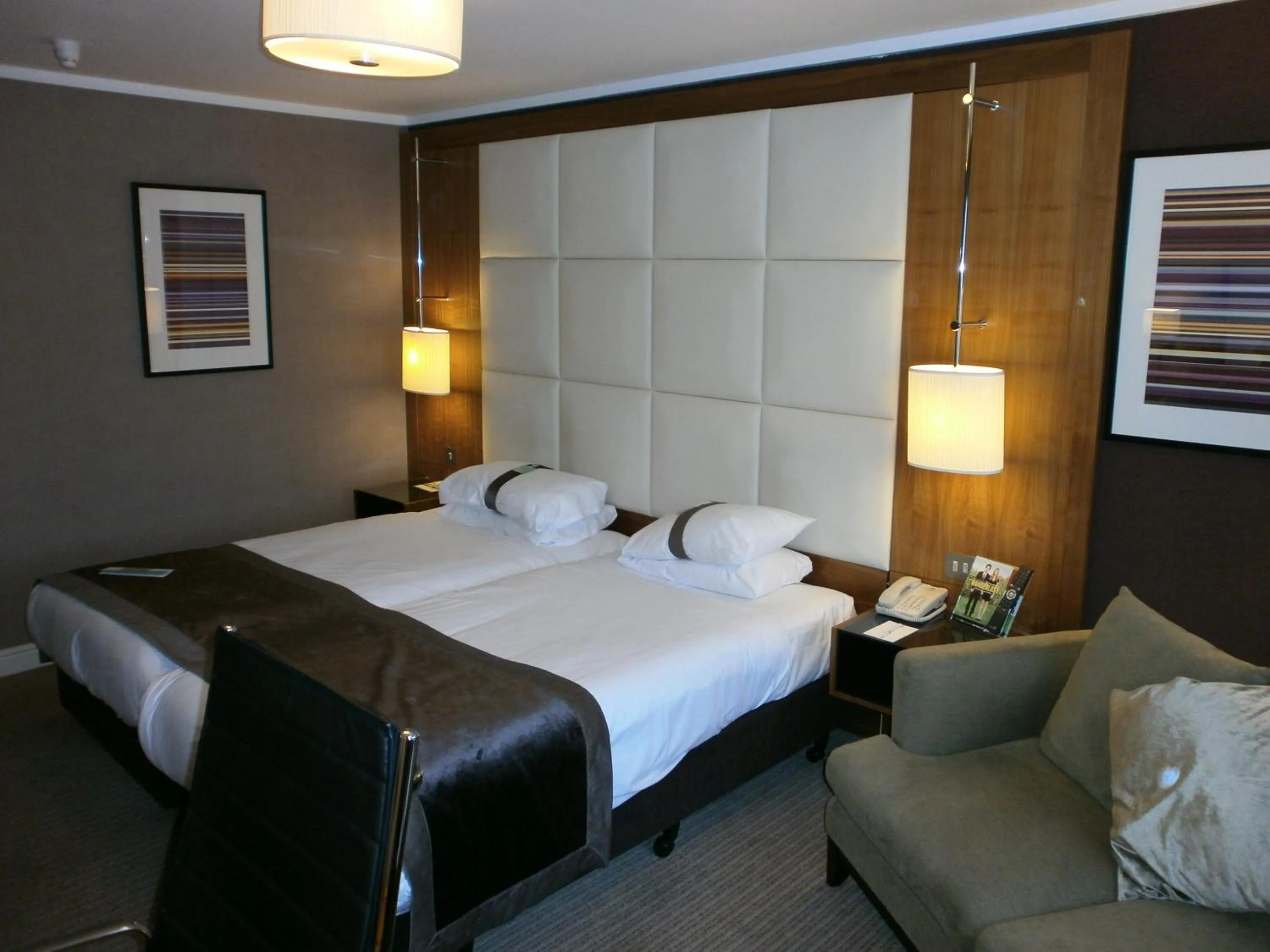 Photo of the whole room, Bed in Holiday Inn Birmingham Bromsgrove by IHG