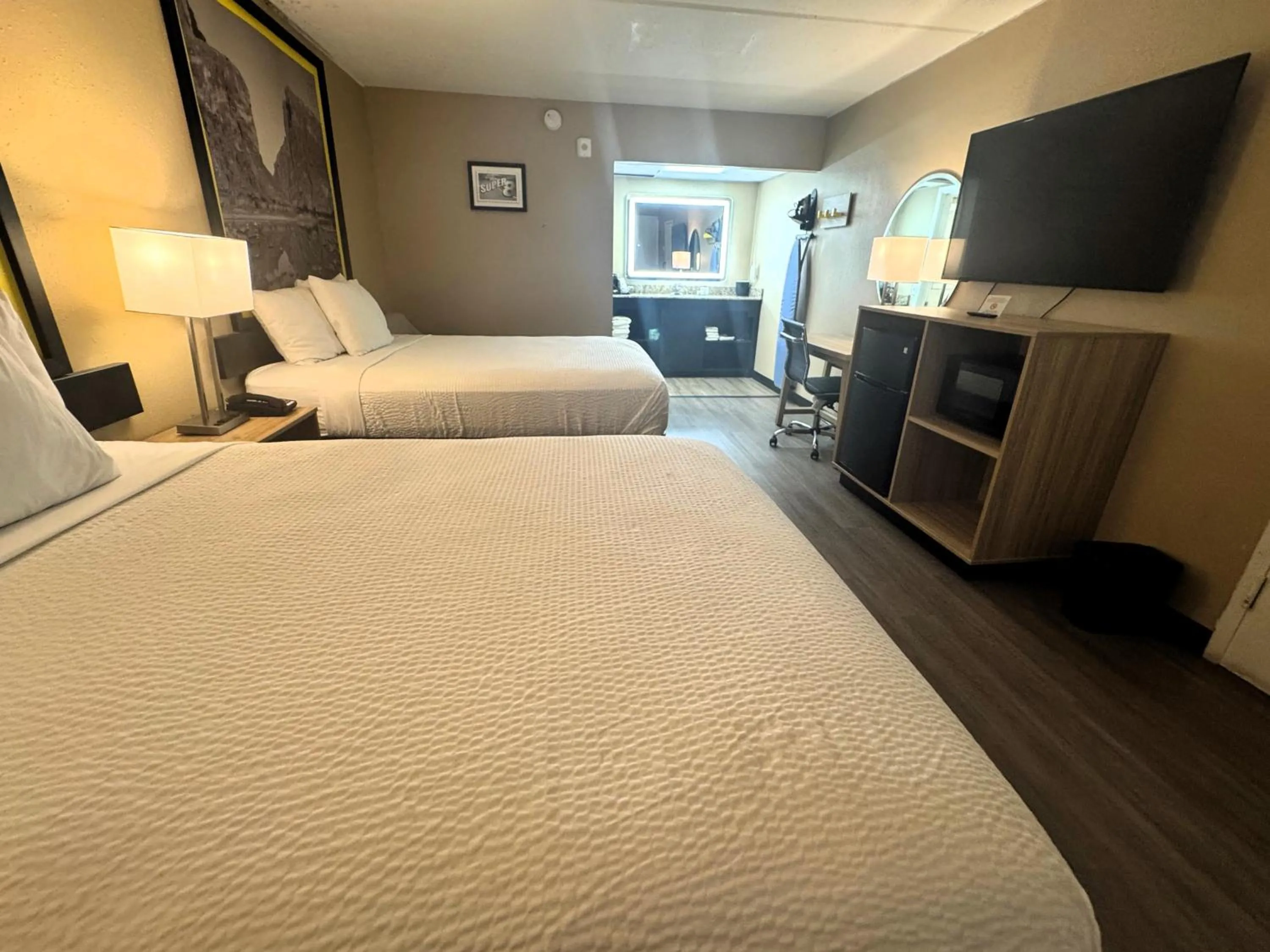 Photo of the whole room, Bed in Super 8 by Wyndham Corpus Christi Airport