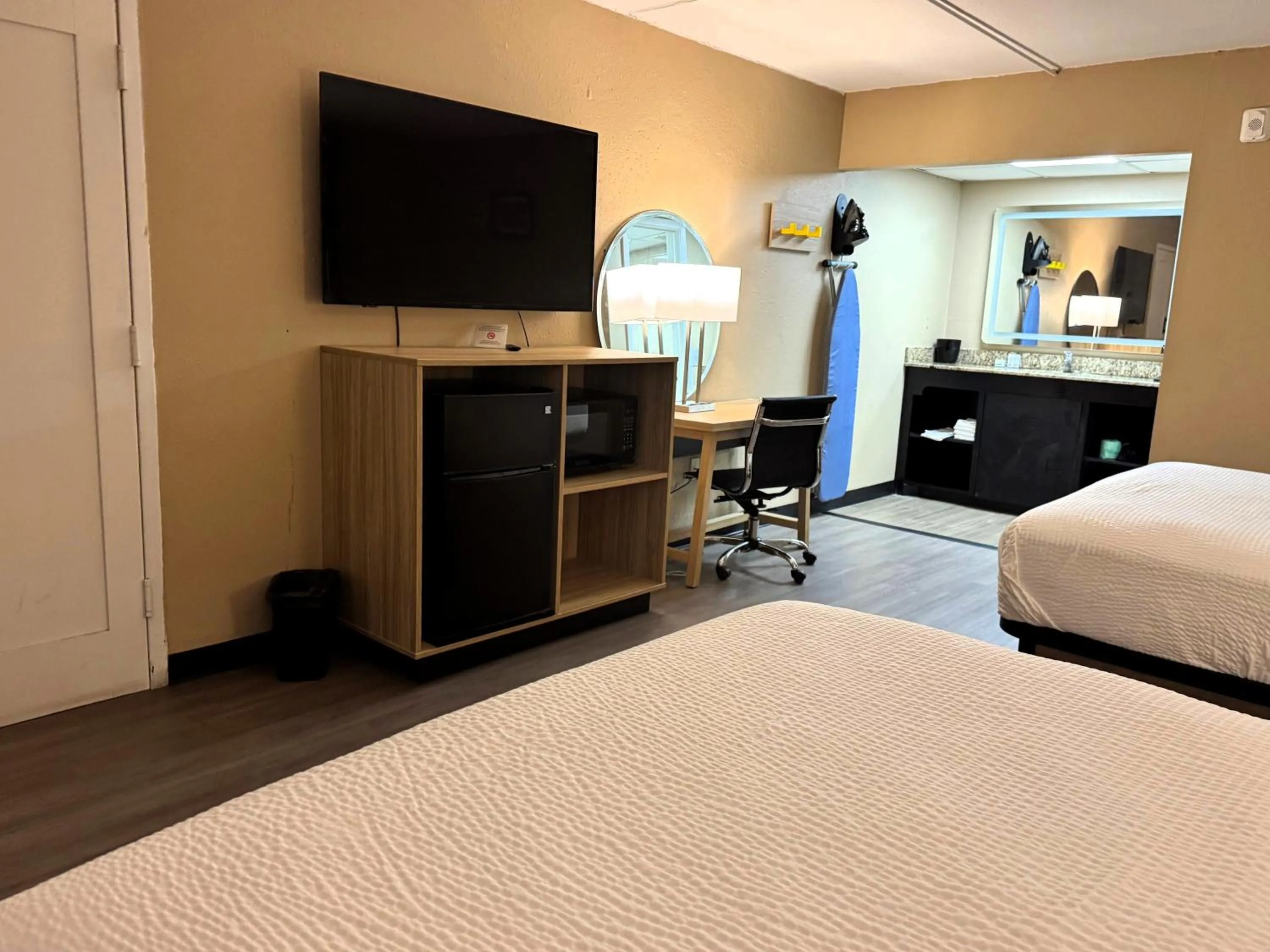 TV and multimedia, Bed in Super 8 by Wyndham Corpus Christi Airport