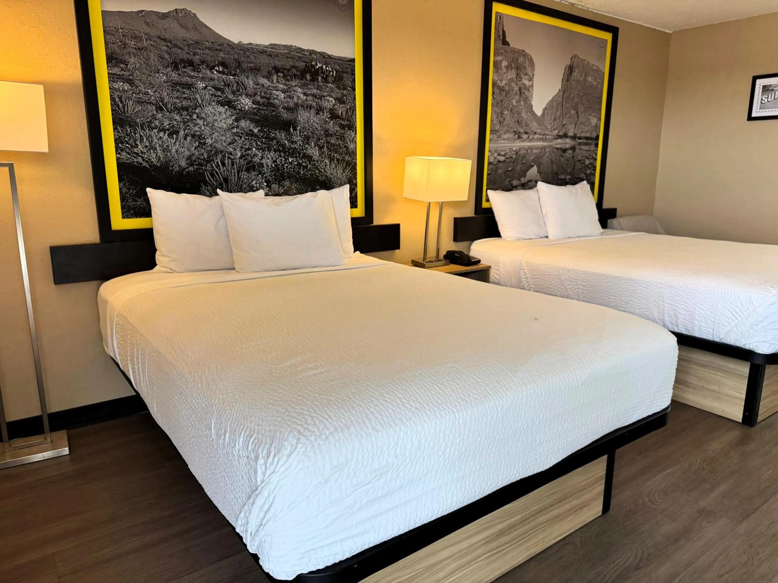 Bedroom, Bed in Super 8 by Wyndham Corpus Christi Airport