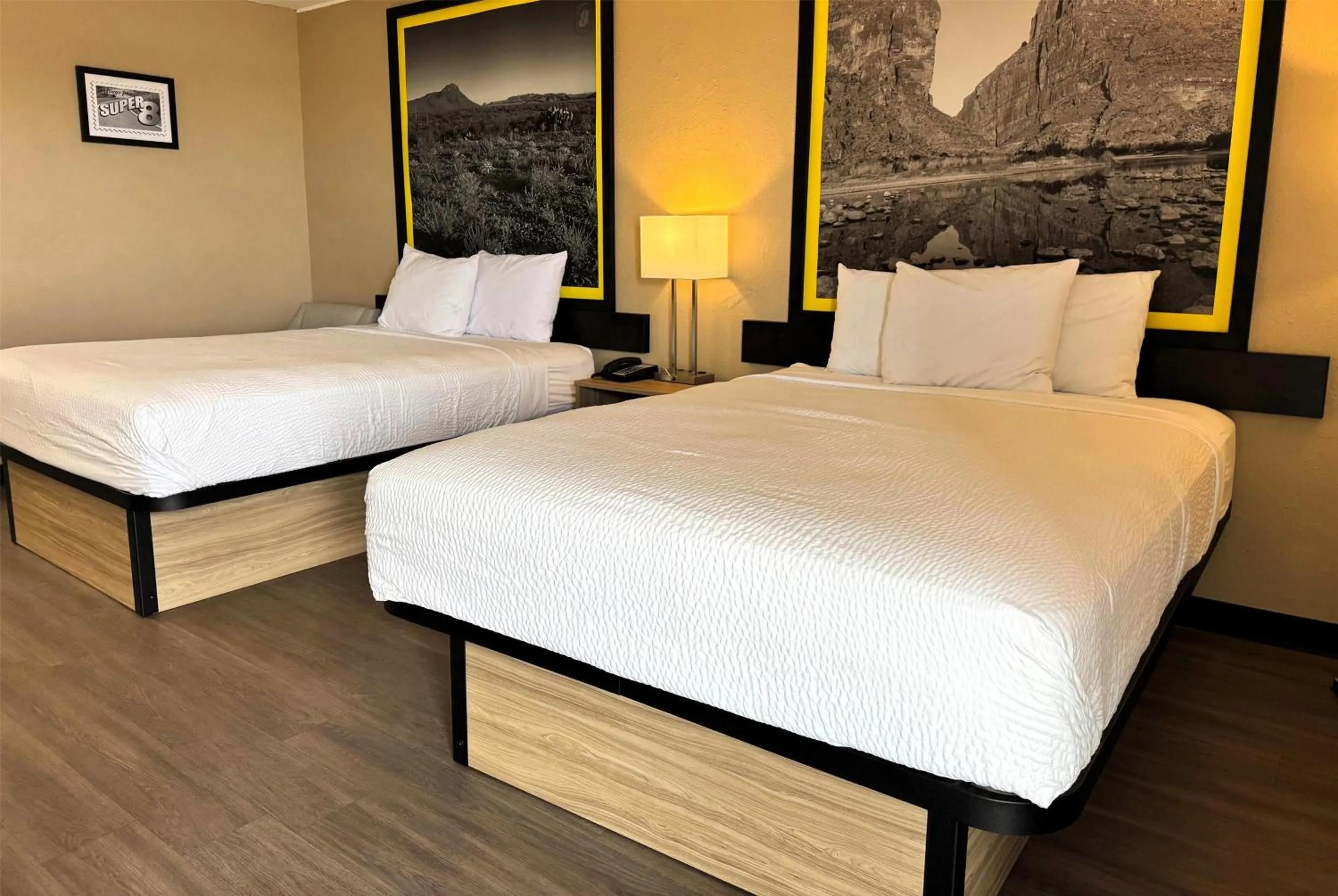 Photo of the whole room, Bed in Super 8 by Wyndham Corpus Christi Airport