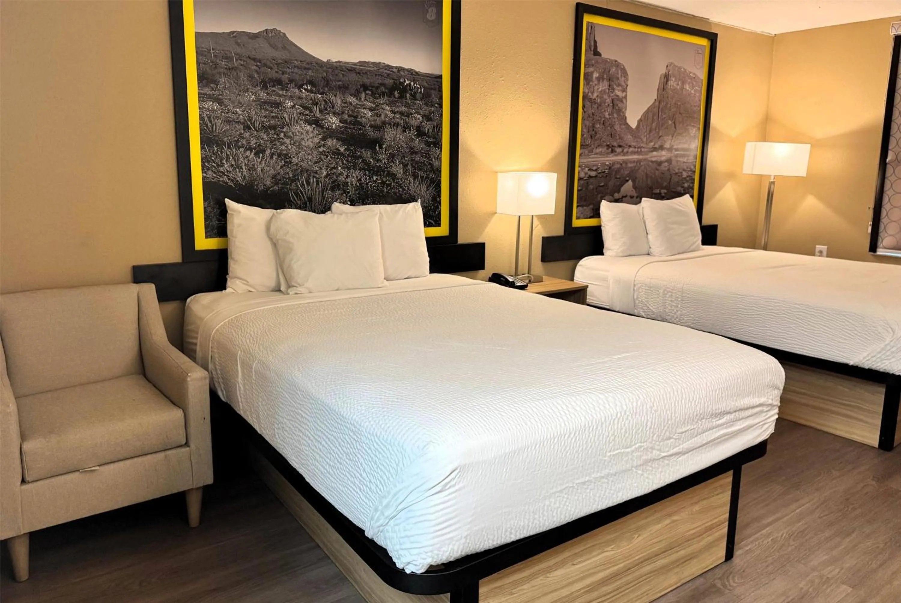 Photo of the whole room, Bed in Super 8 by Wyndham Corpus Christi Airport