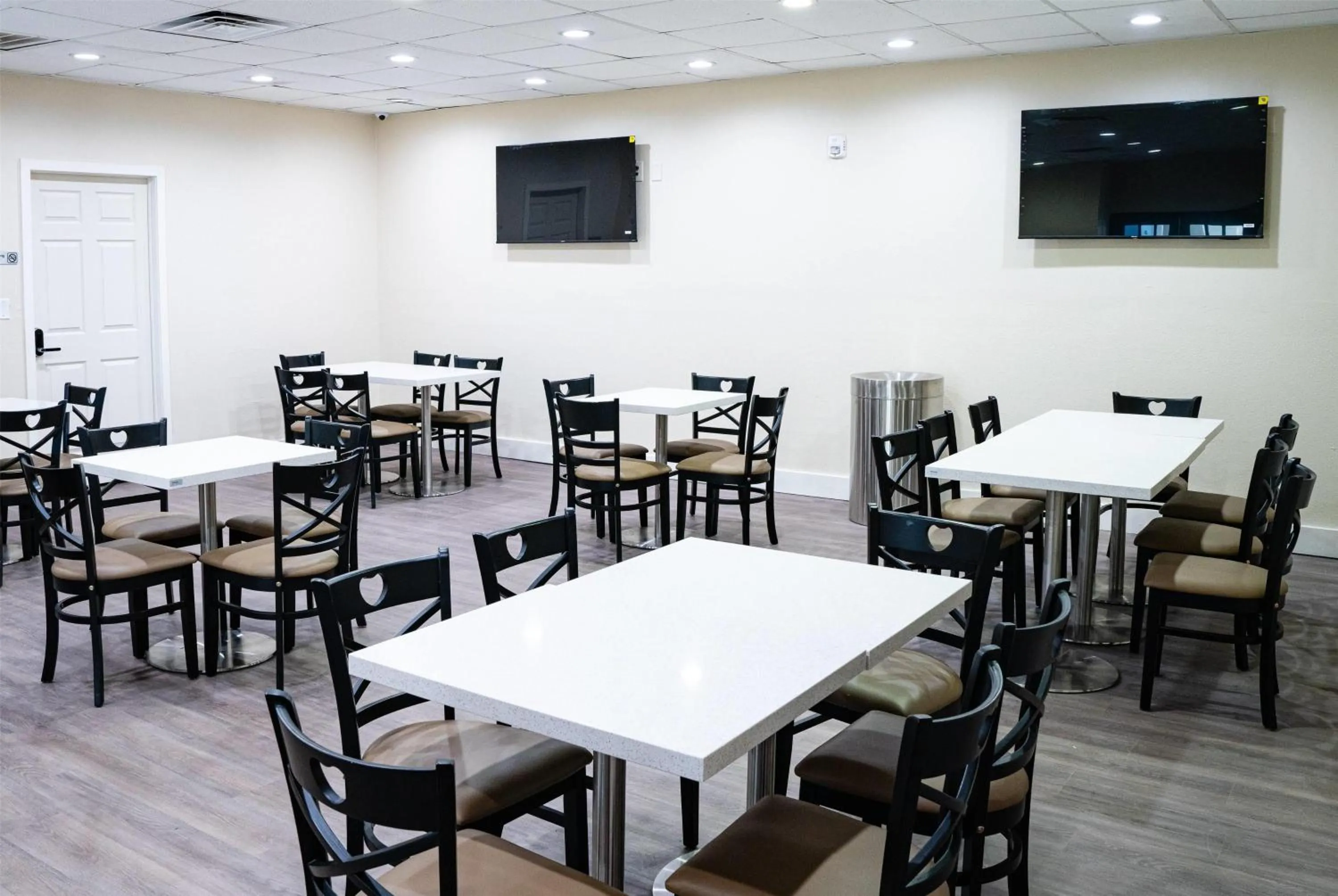 Restaurant/places to eat in Super 8 by Wyndham Corpus Christi Airport