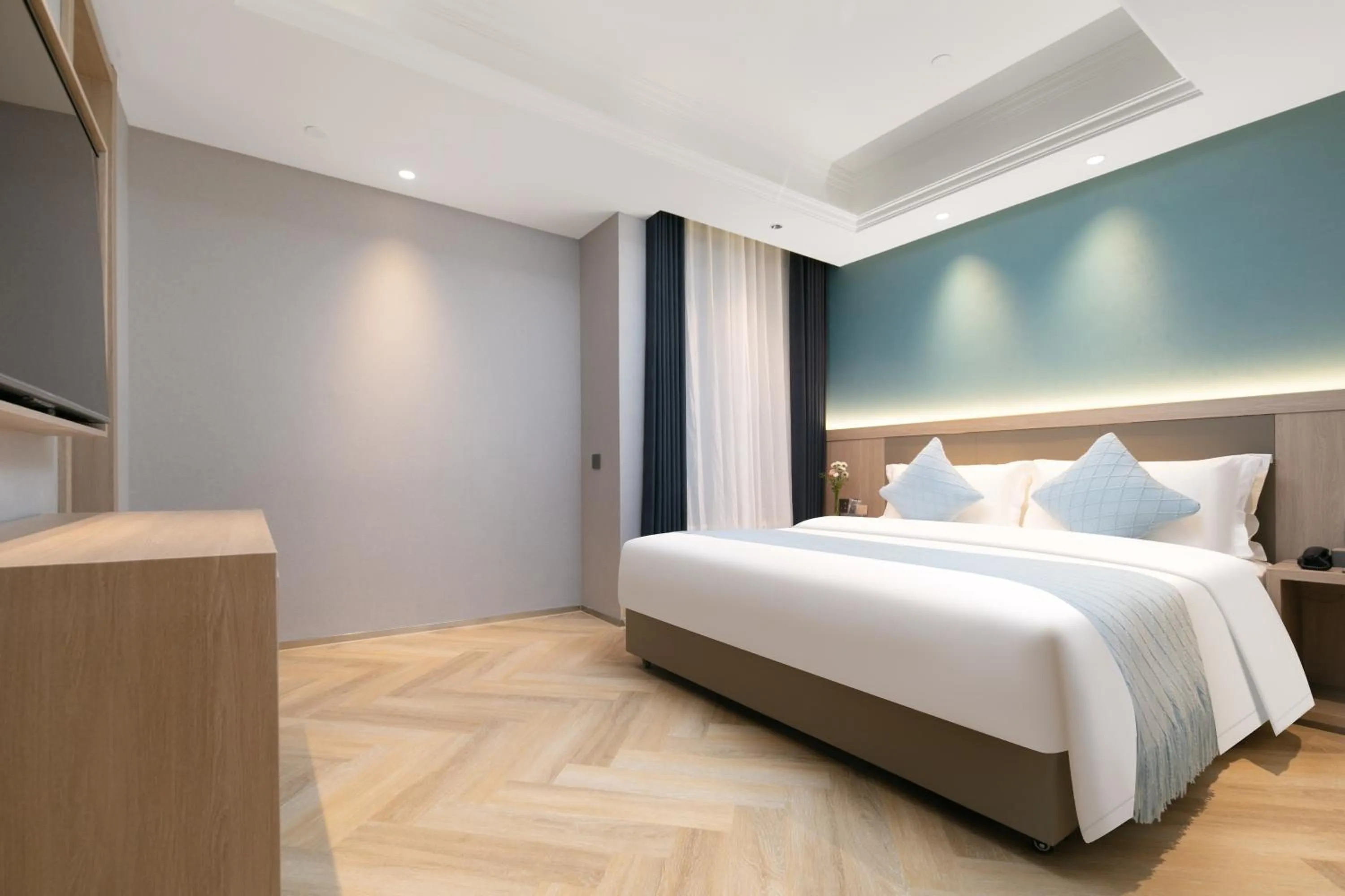 Bed in Ramada by Wyndham Wuhan Wangjiawan