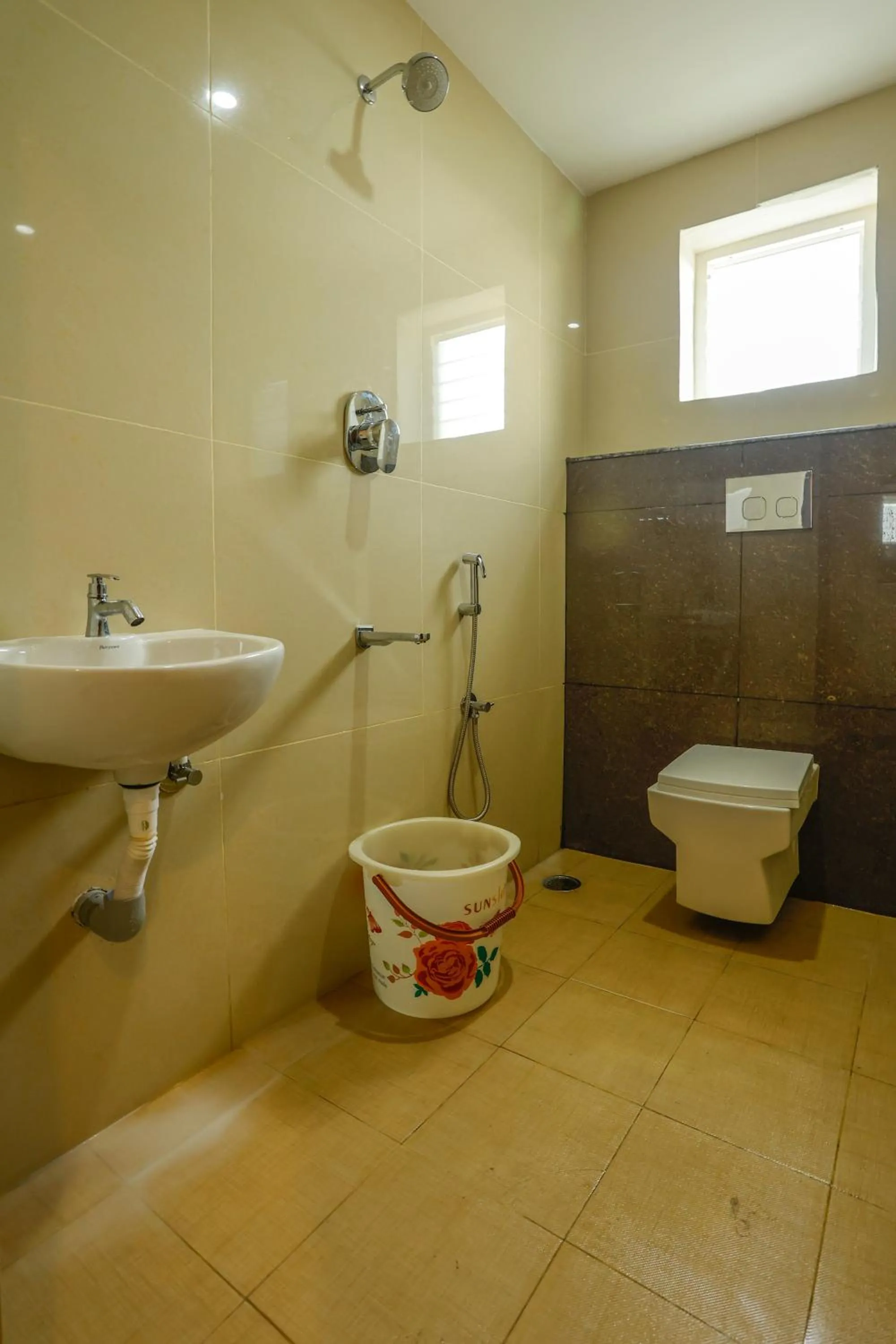 Shower in Rameswaram Harish Palace