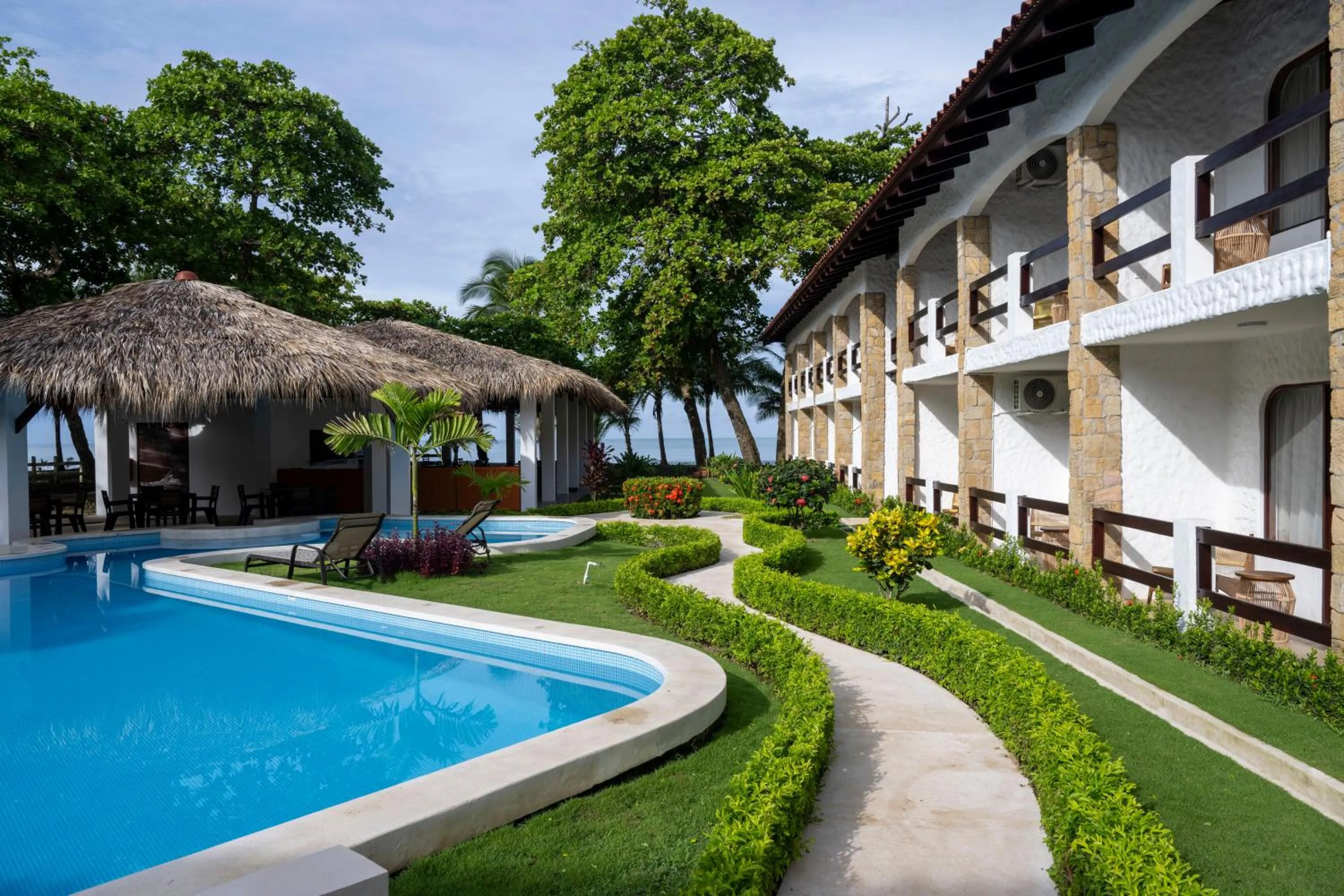 Swimming pool in Fuego del Sol Beachfront Hotel