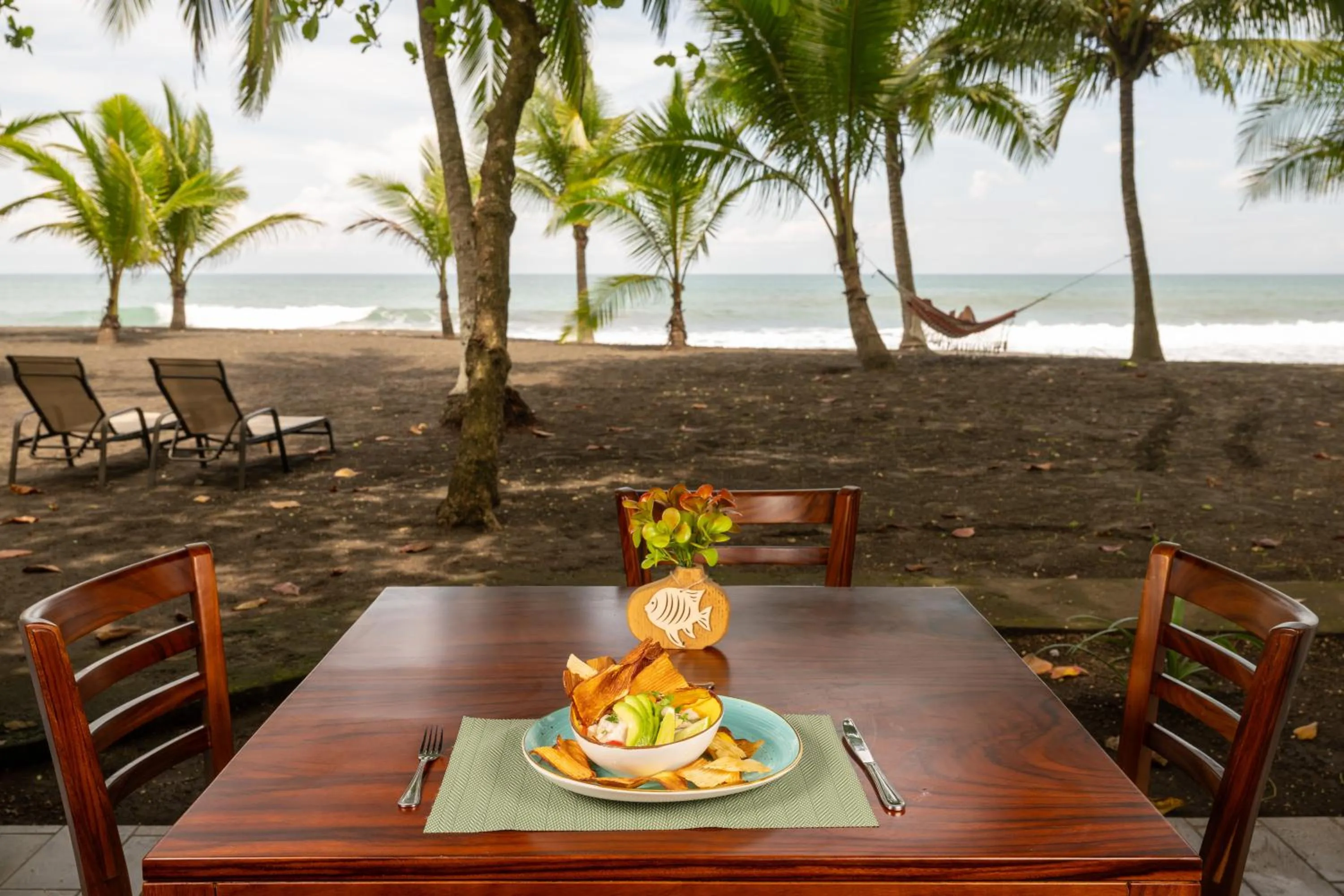 Food and drinks in Fuego del Sol Beachfront Hotel