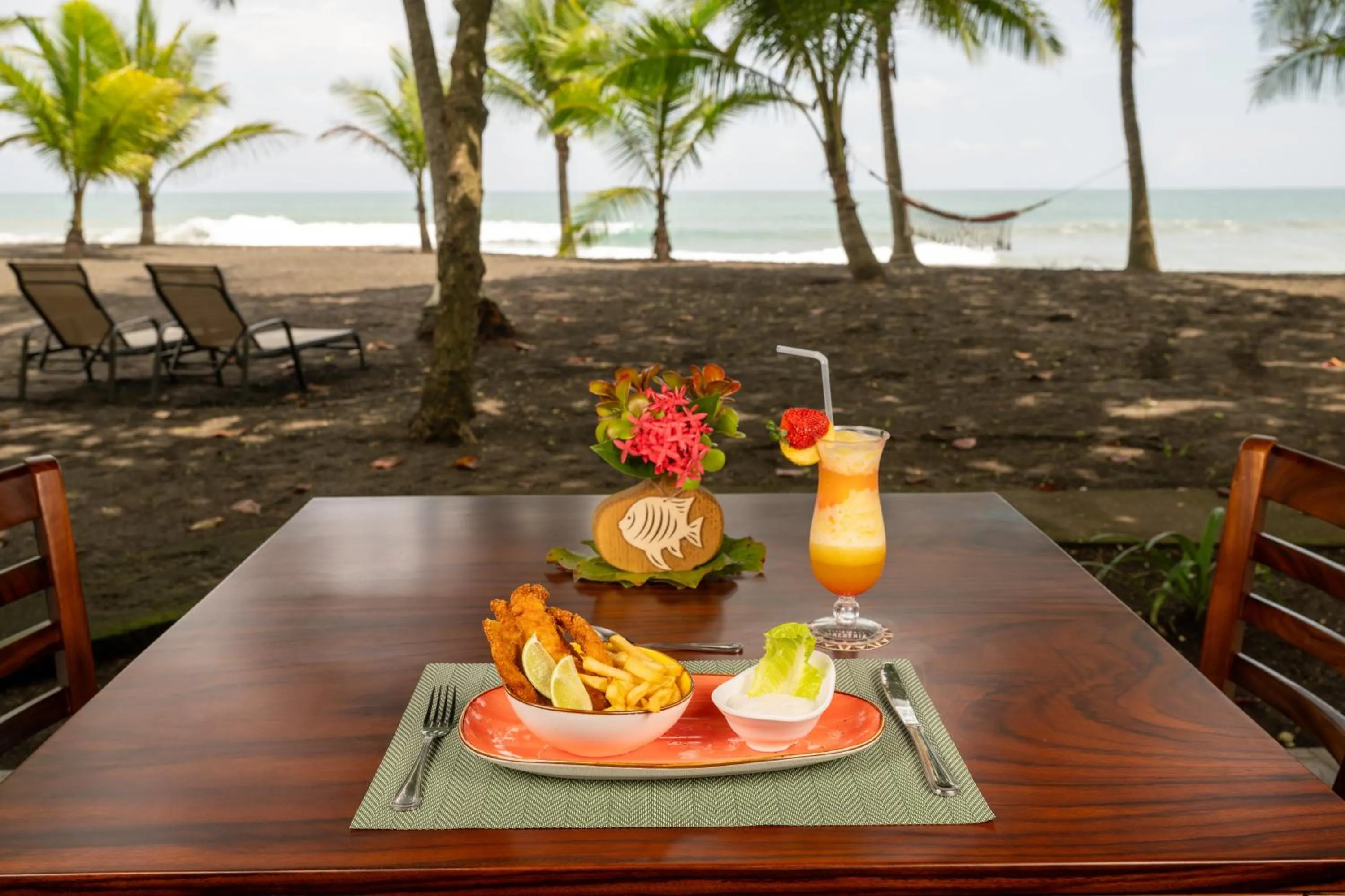 Food and drinks in Fuego del Sol Beachfront Hotel