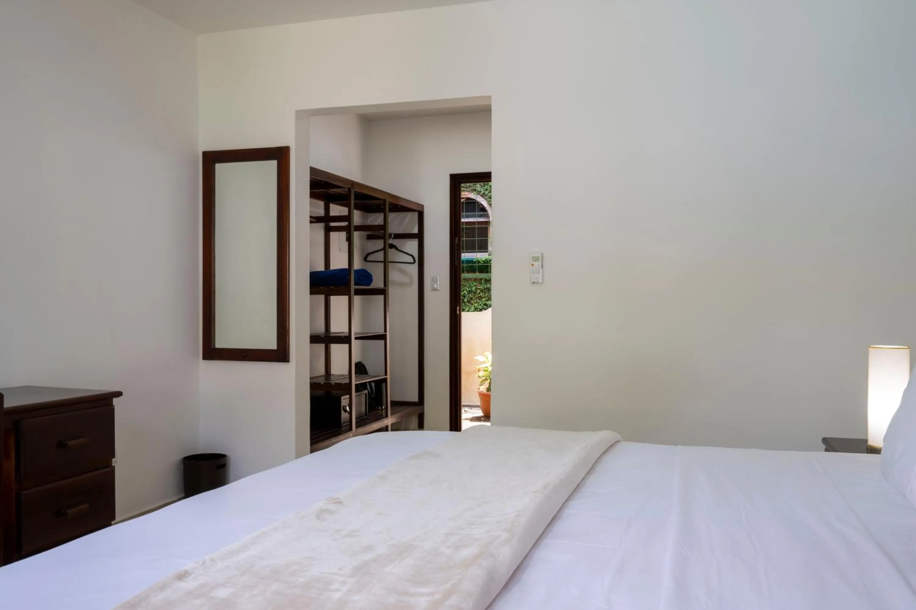 Bedroom, Bed in Fuego del Sol Beachfront Hotel